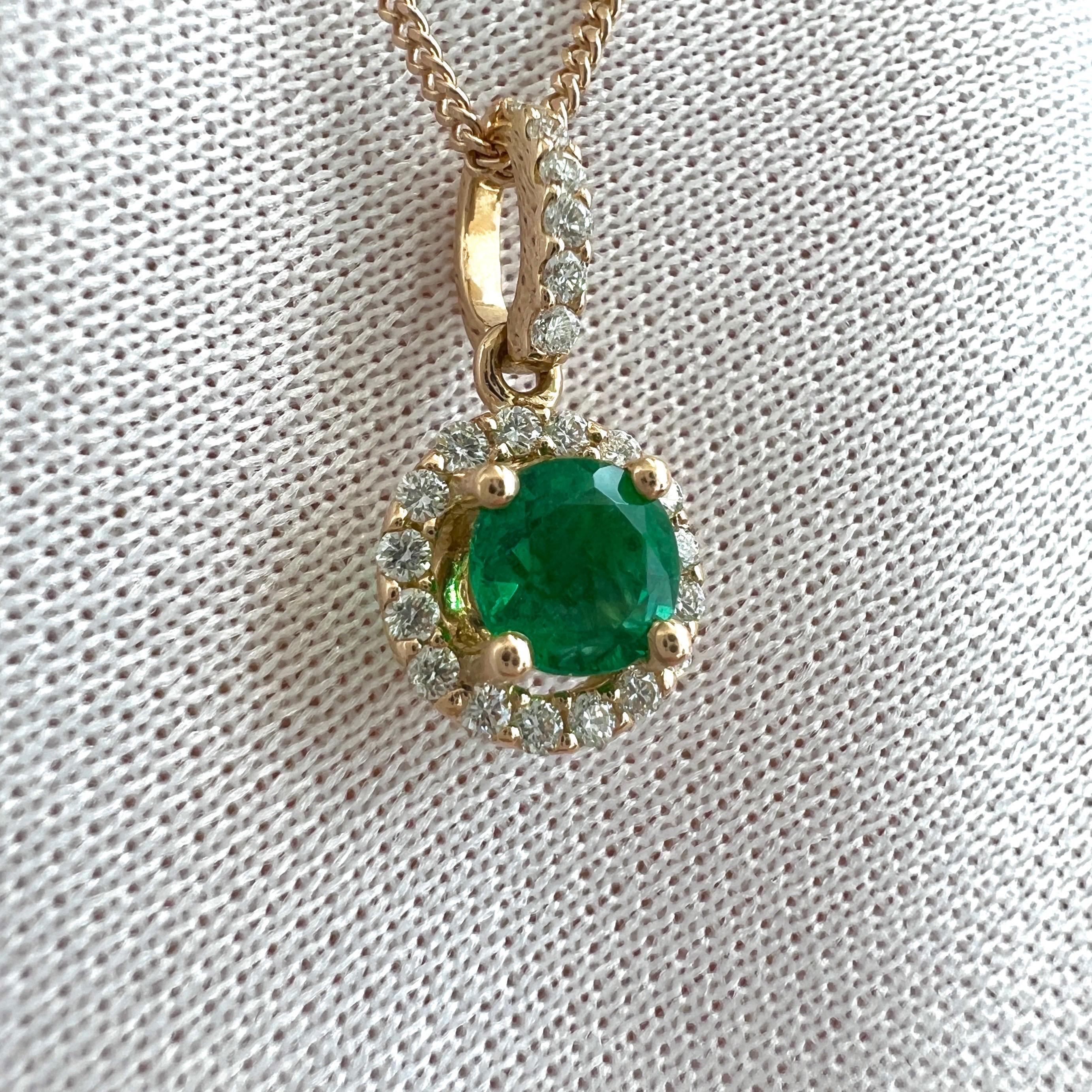 Fine Vivid Green Natural Emerald And Diamond 18k Rose Gold Round Halo Pendant For Sale 2