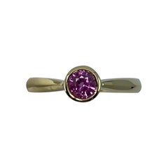 Fine Vivid Pink Sapphire Round Cut 18k Yellow Gold Solitaire Ring