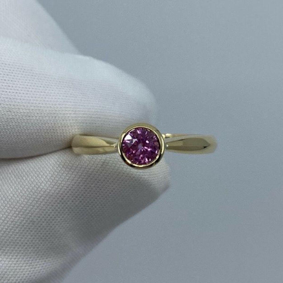 Fine Vivid Pink Sapphire Round Cut 18K Yellow Gold Solitaire Rubover Bezel Ring For Sale 6