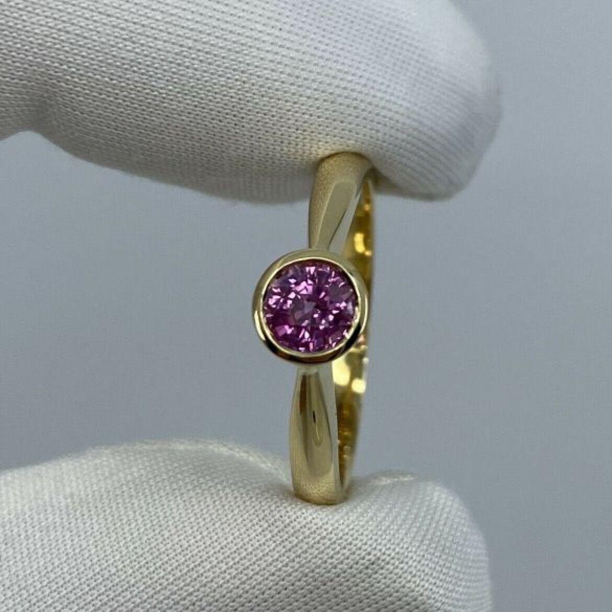 Fine Vivid Pink Sapphire Round Cut 18K Yellow Gold Solitaire Rubover Bezel Ring For Sale 7