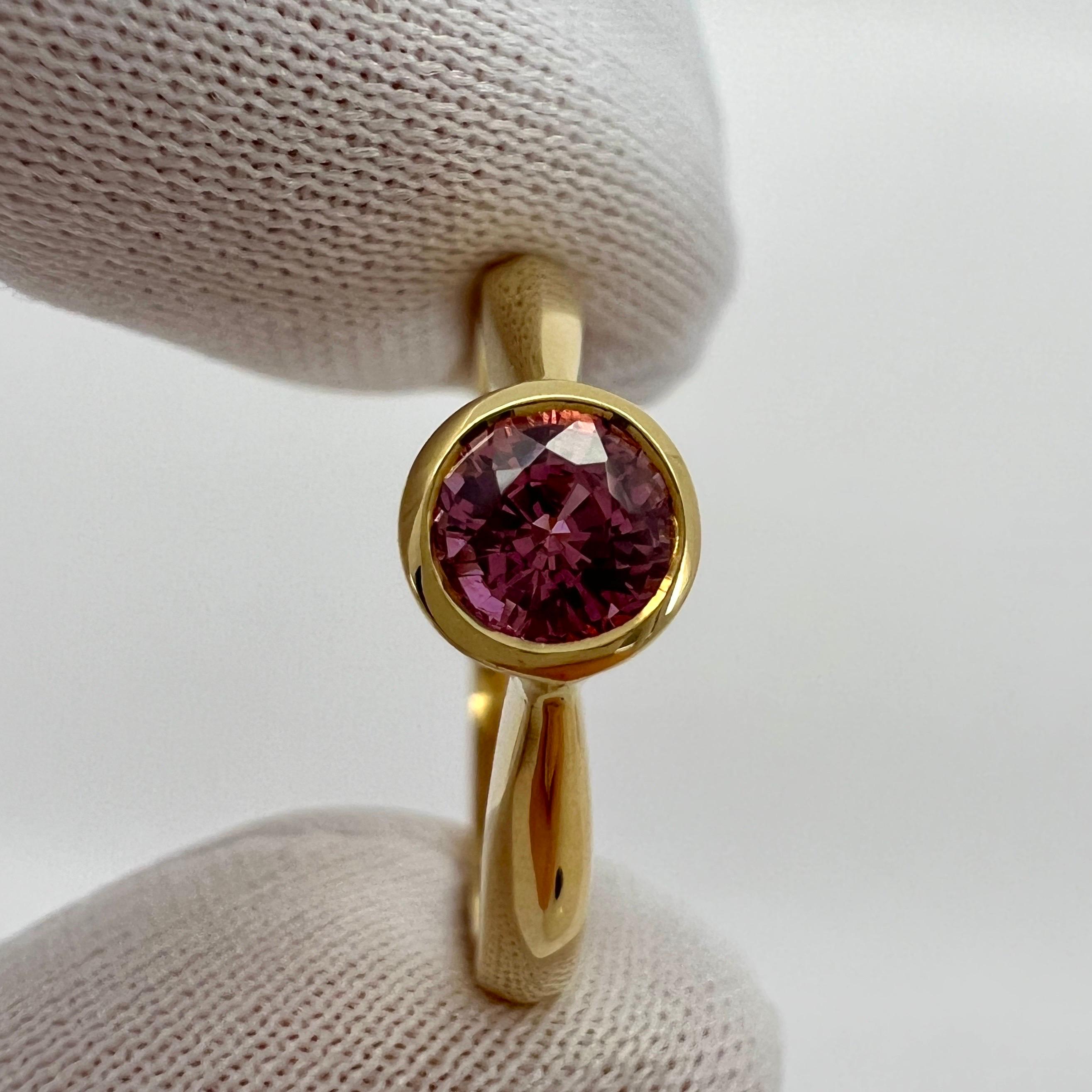 Fine Vivid Pink Sapphire Round Cut 18k Yellow Gold Solitaire Rubover Bezel Ring For Sale 3