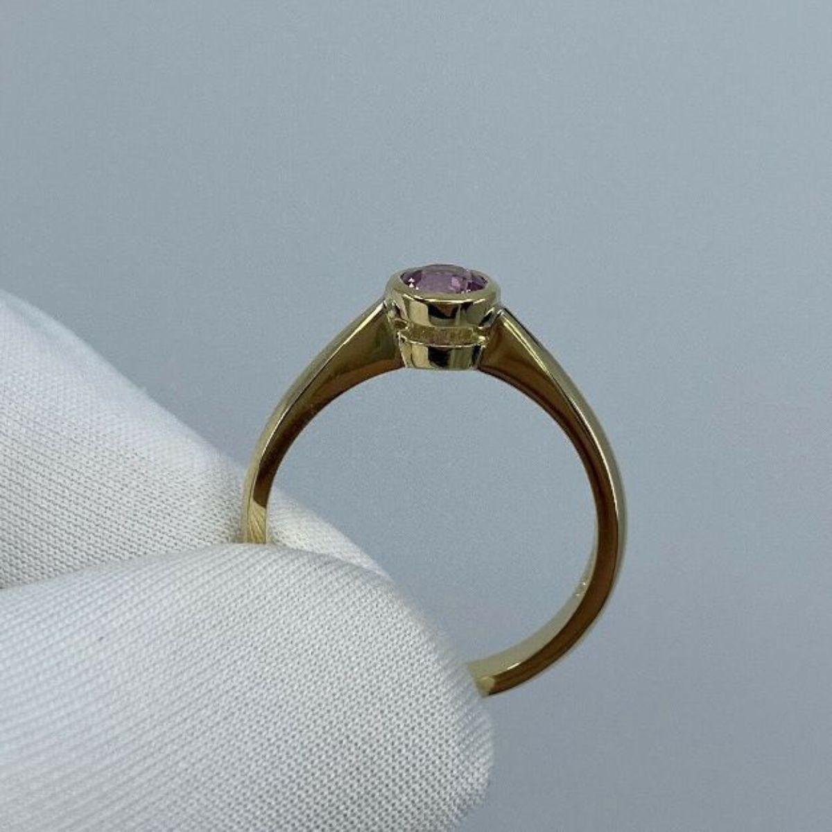Fine Vivid Pink Sapphire Round Cut 18K Yellow Gold Solitaire Rubover Bezel Ring For Sale 4