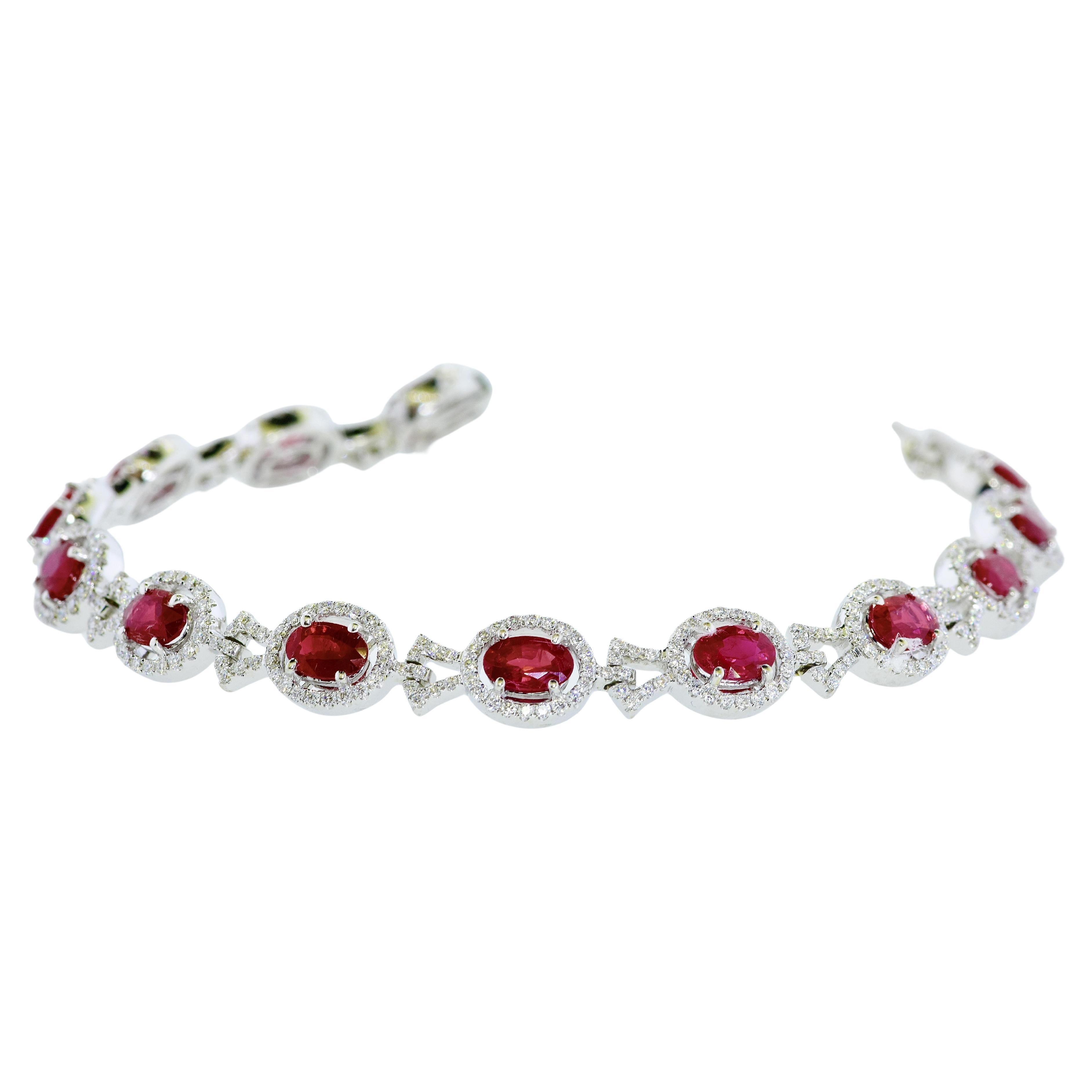 Feiner, lebendiger, roter, natürlicher Rubin, 5,50 Karat, weißer Diamant, 18 Karat Goldarmband.
