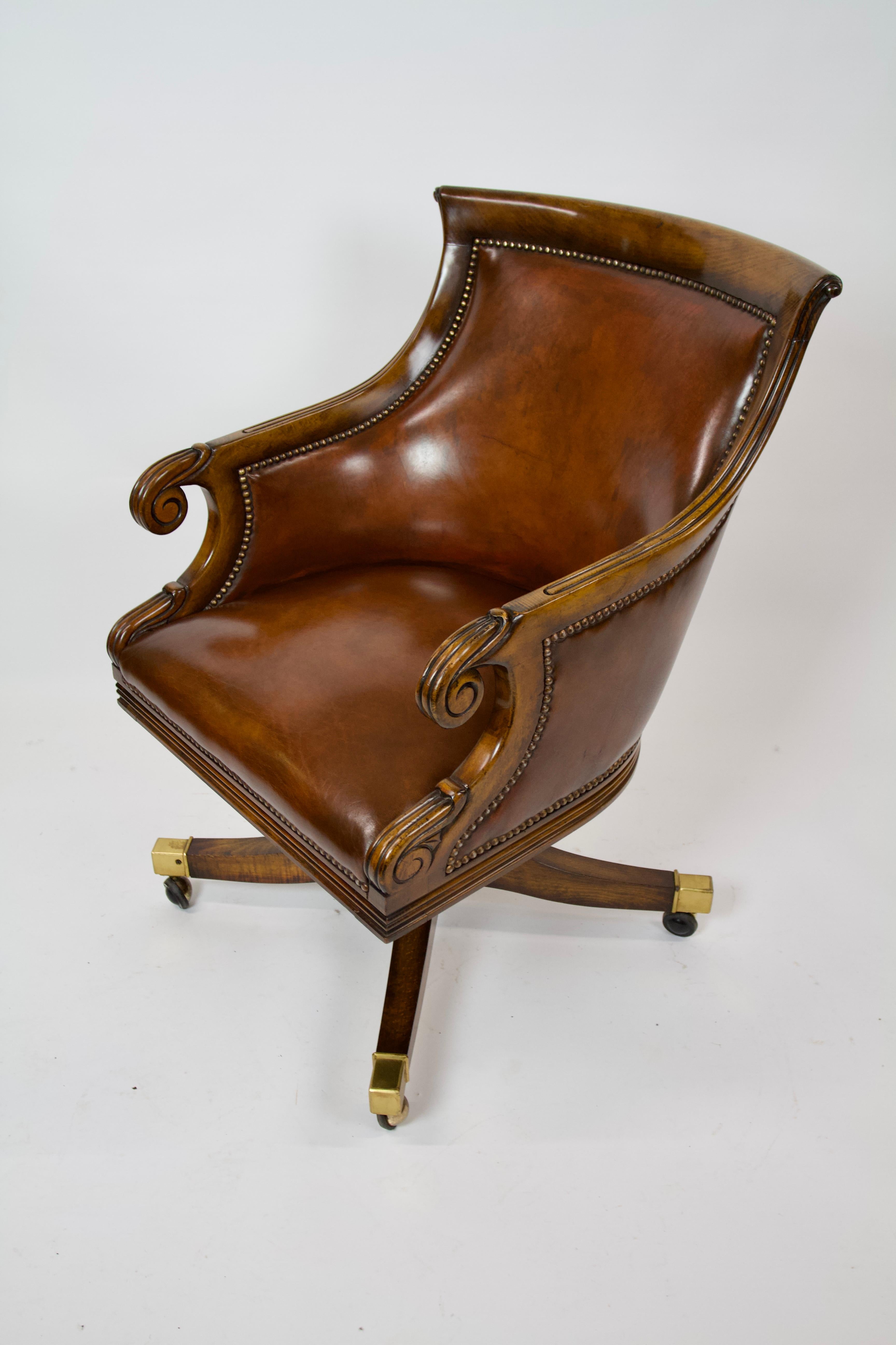  Fine W1V Style Mahogany & leather desk chair In Good Condition For Sale In Dereham, GB