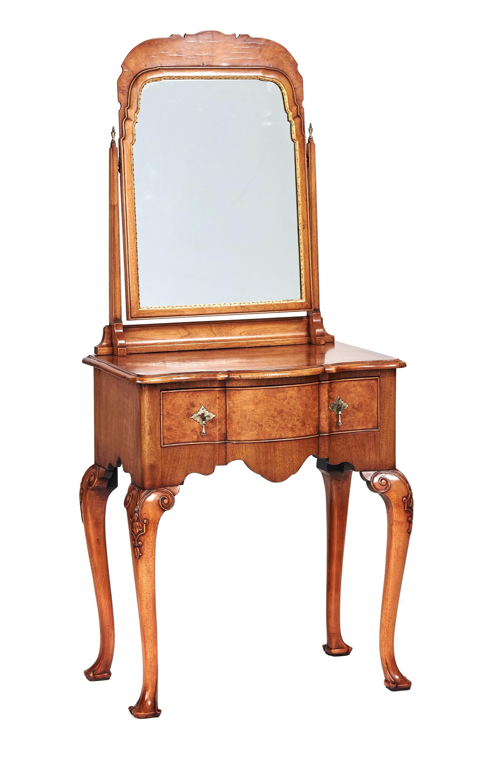 British Fine Walnut Dressing table Queen Anne Revival circa 1920s For Sale