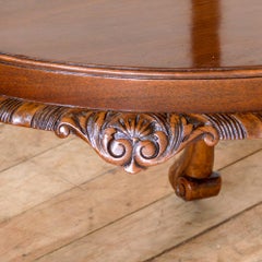 Fine Walnut Étagère