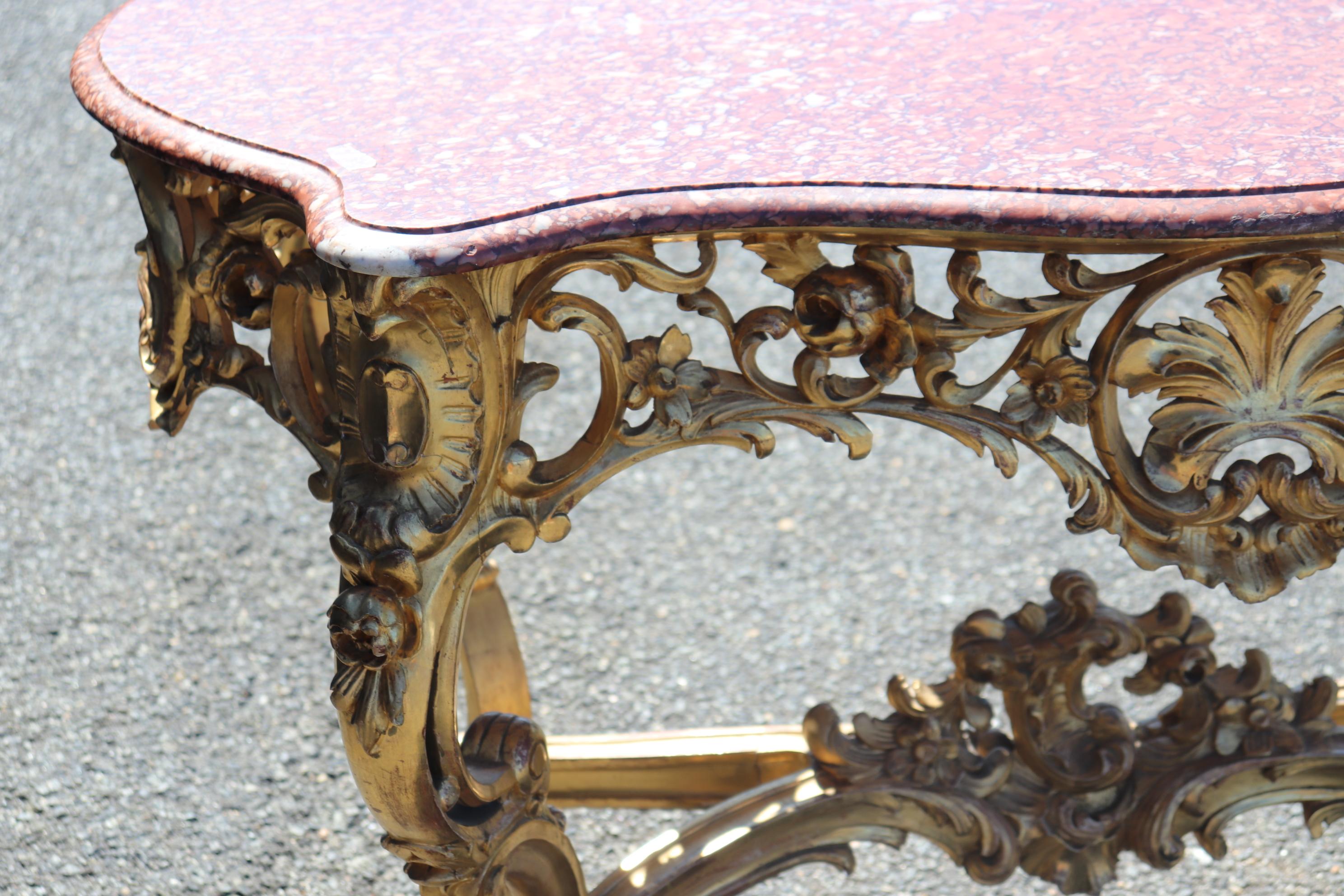 Louis XV. Rokoko-Mitteltisch mit wasservergoldeter Rouge-Marmorplatte, um 1900 im Angebot 12