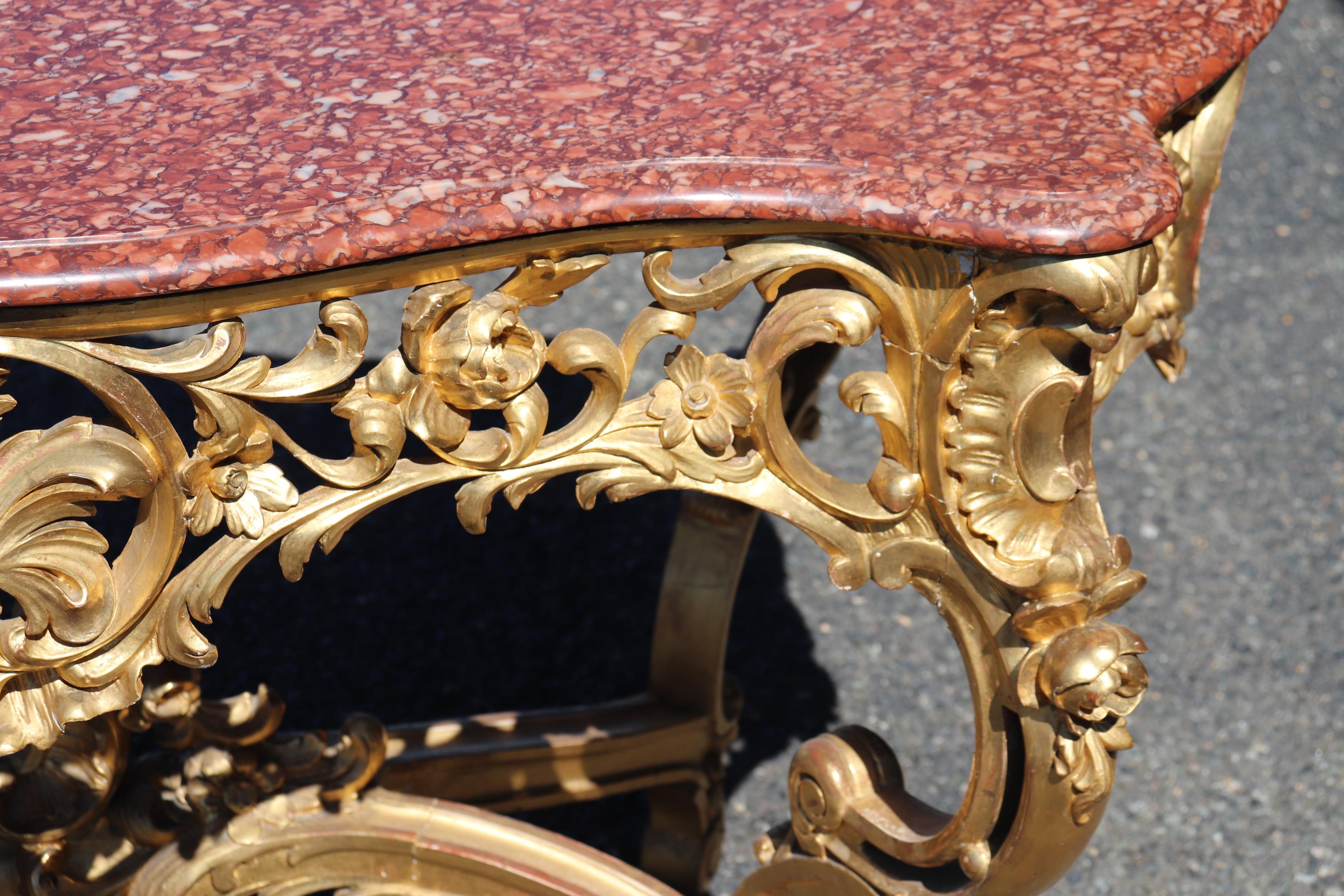 Louis XV. Rokoko-Mitteltisch mit wasservergoldeter Rouge-Marmorplatte, um 1900 im Angebot 2