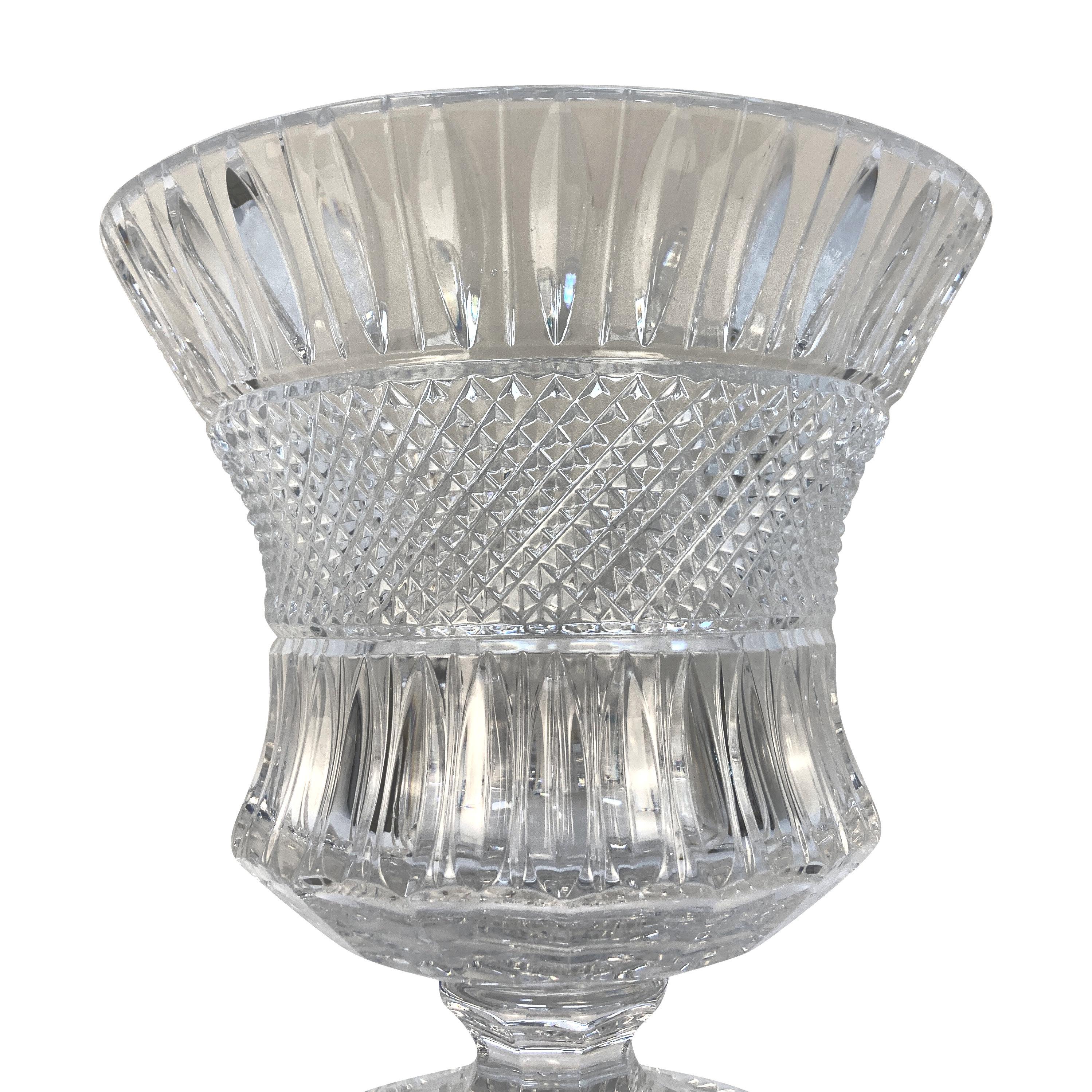 irlandais Centre de table en cristal Waterford en forme de chardon en vente