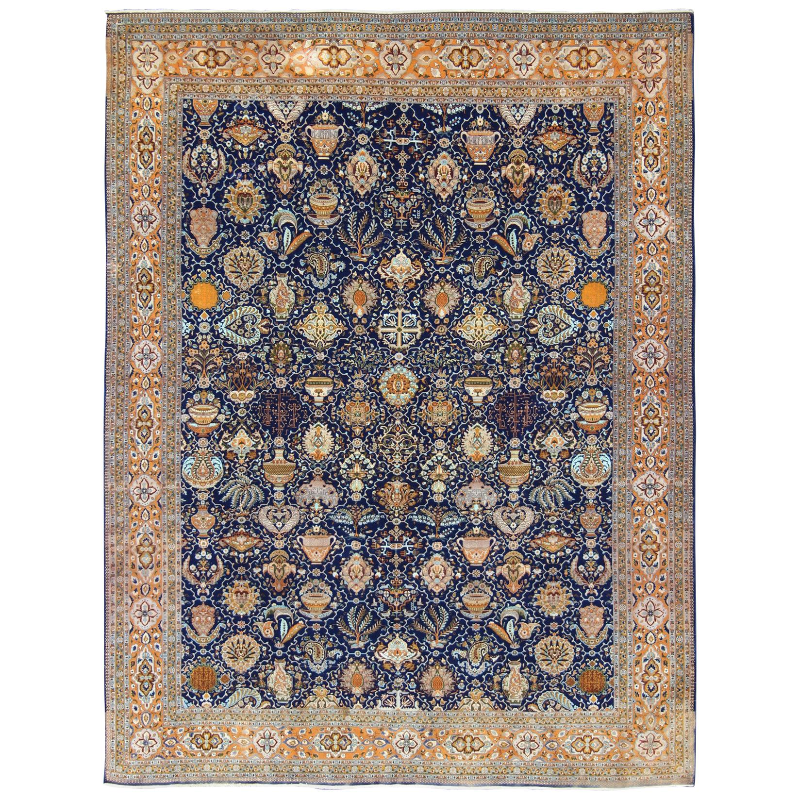 Fein gewebter antiker persischer Täbriz-Teppich mit kompliziertem Muster in blauer Farbe