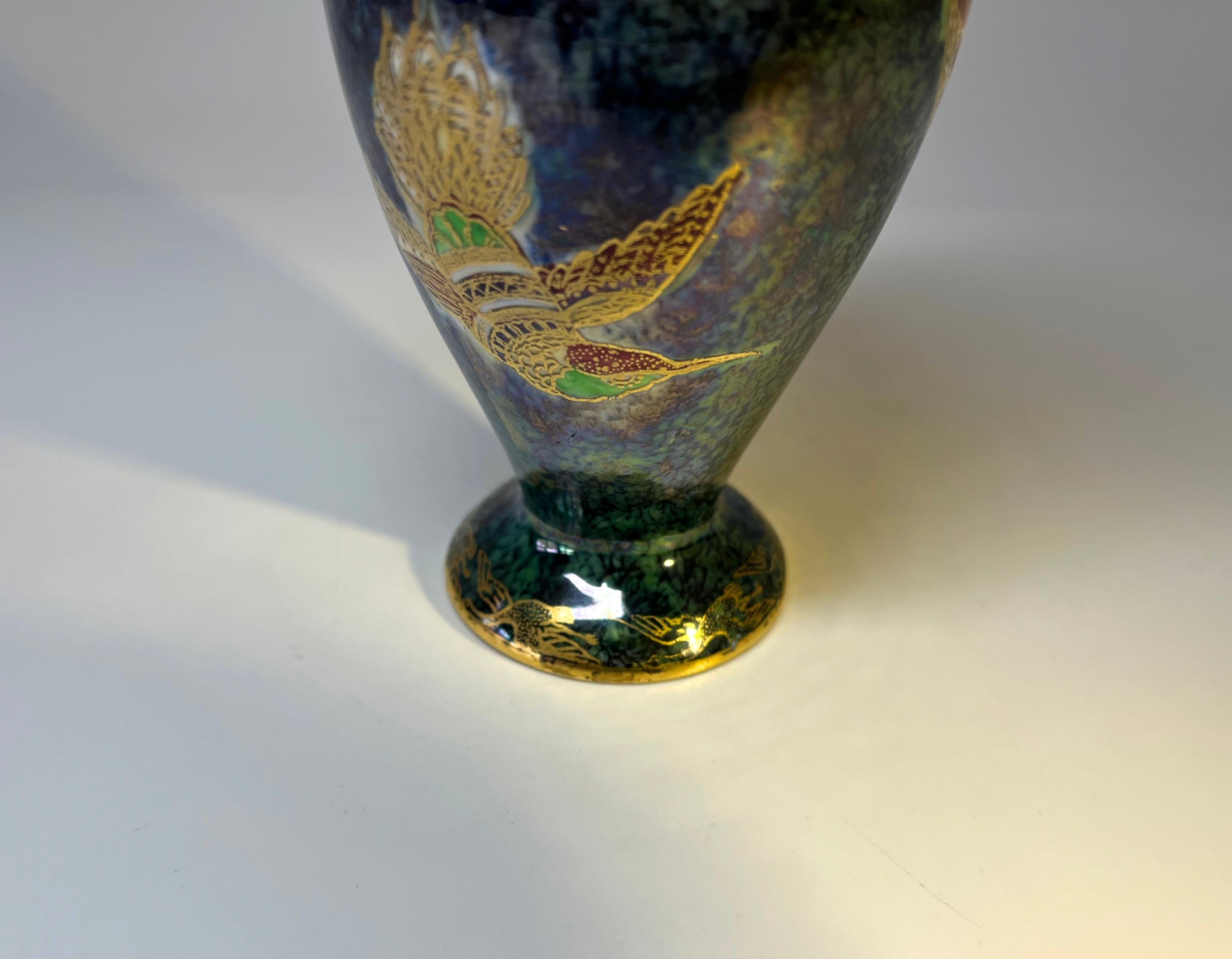 Fine Wedgwood Ordinary Lustre Exotic Gilded Birds Baluster Vase #Z5986 For Sale 3