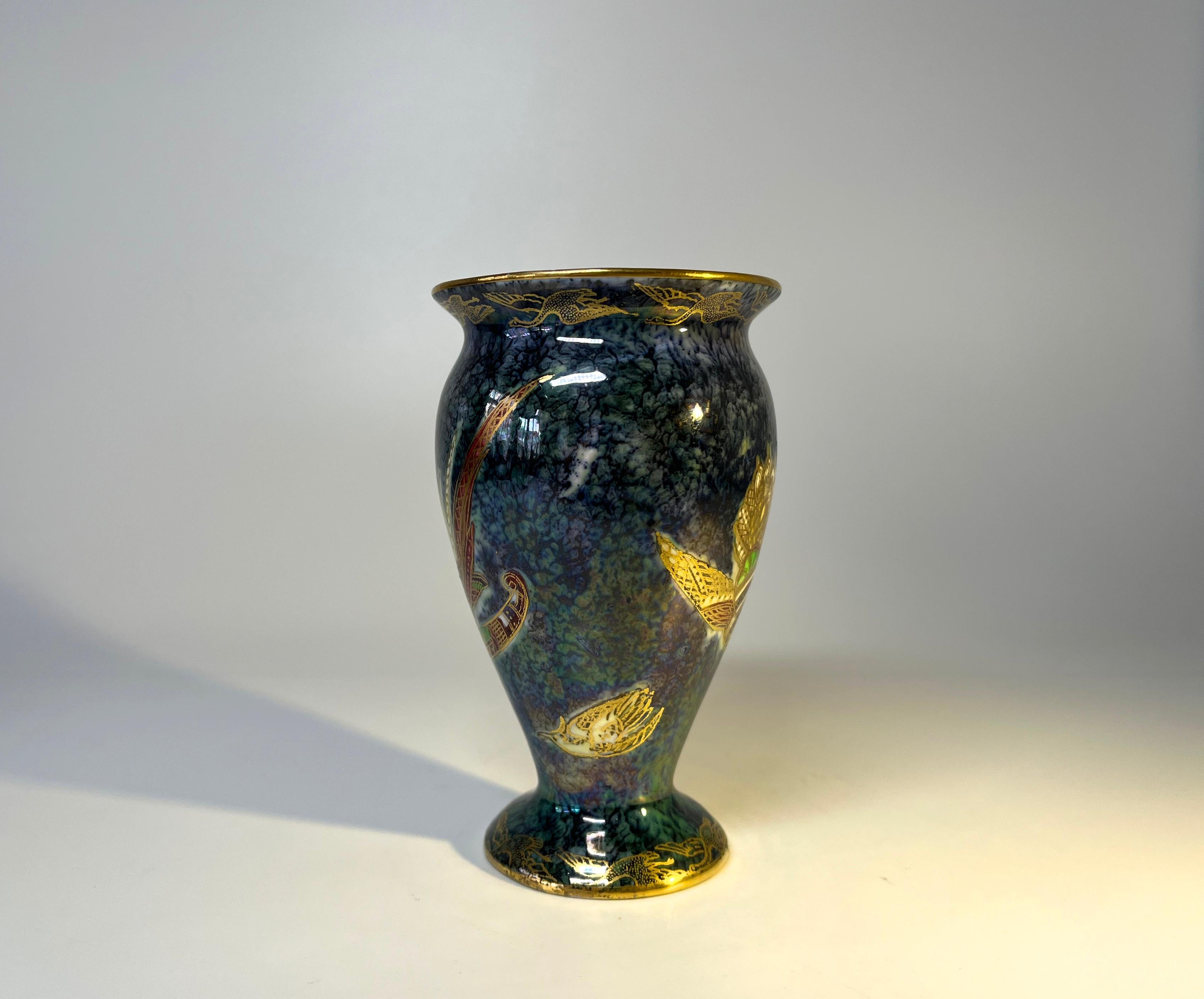 British Fine Wedgwood Ordinary Lustre Exotic Gilded Birds Baluster Vase #Z5986 For Sale