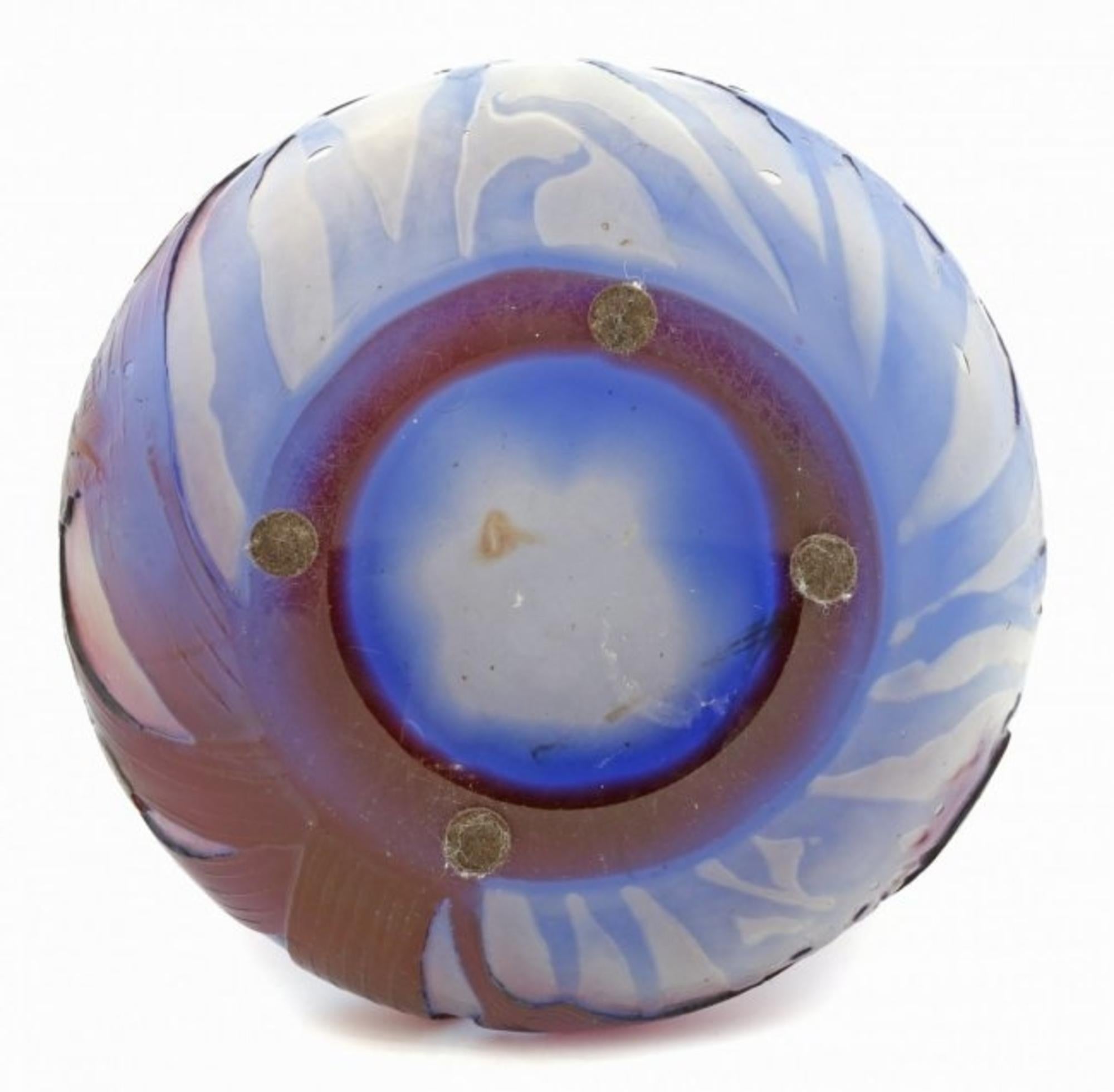 Fine Wheel-Cut and Fire-Polished Cameo Glass Vase, 'Flowers', Signed Gallé In Good Condition For Sale In West Palm Beach, FL