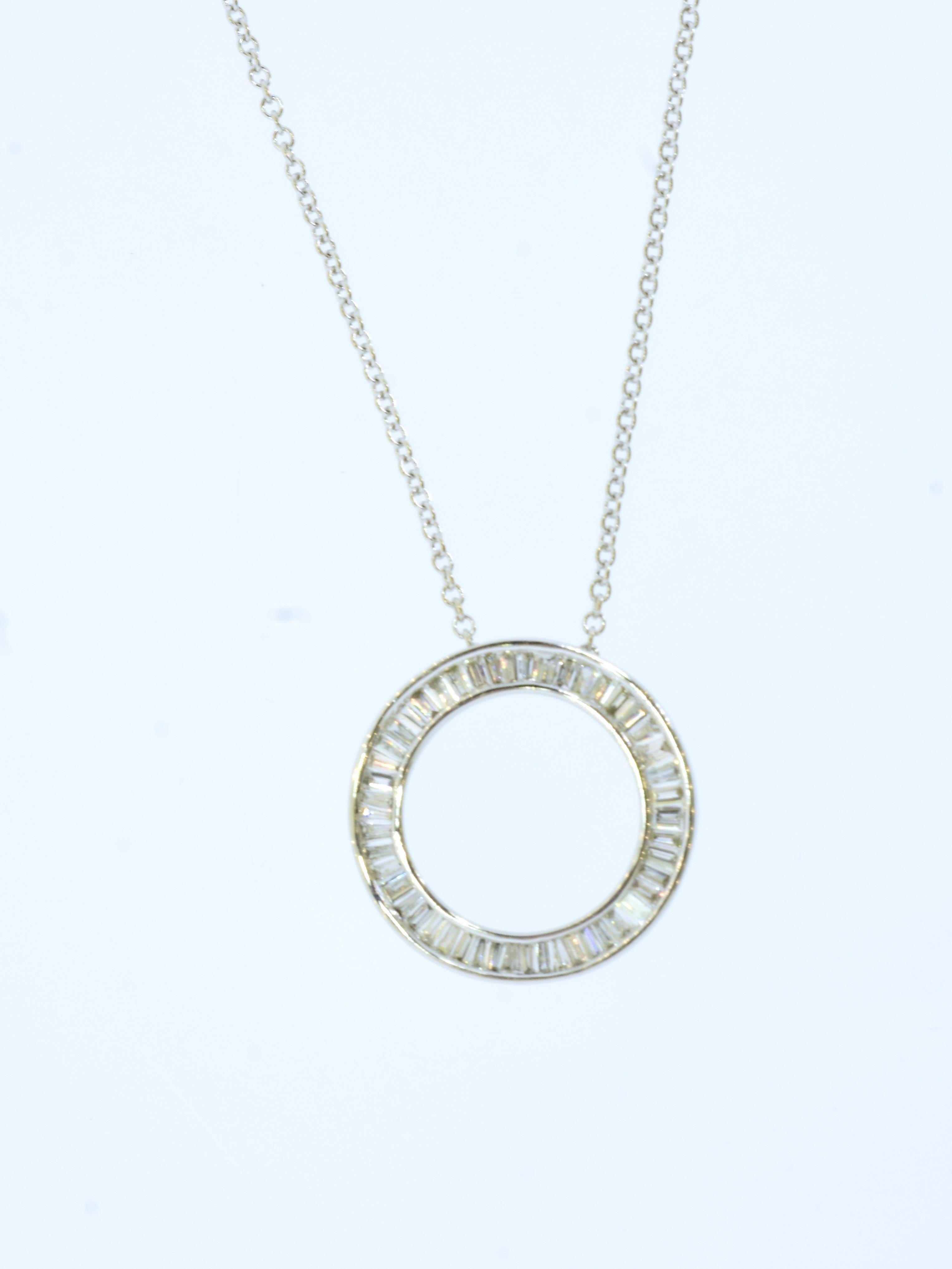 Taglio baguette Collana con ciondolo di diamanti bianchi, 1,50 carati di diamanti fini a taglio fantasia in vendita