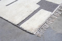 Fine White & Gray Modern High-Low