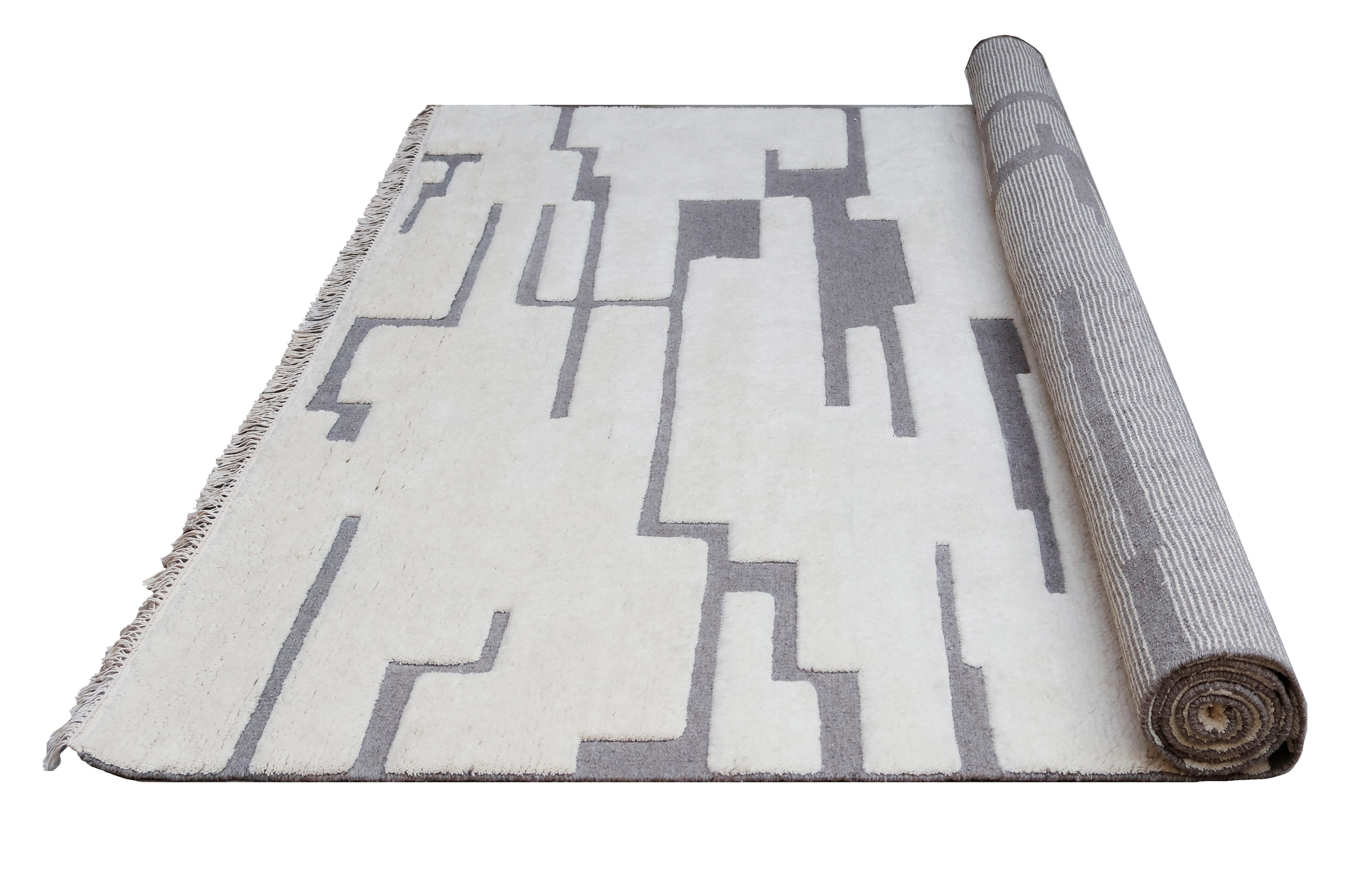 XXIe siècle et contemporain Fine White & Gray Modernity High-Low en vente
