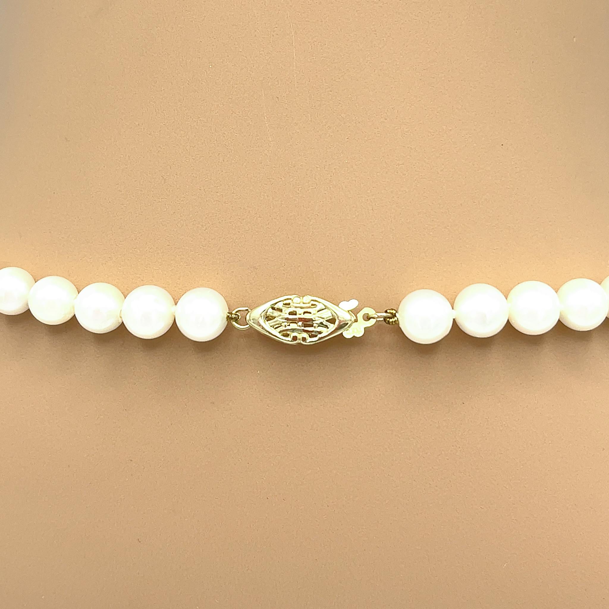 14 kt Yellow Gold
Pearls: 6.5mm to 6.75 mm
Length: 32 inches
Very Nice Luster