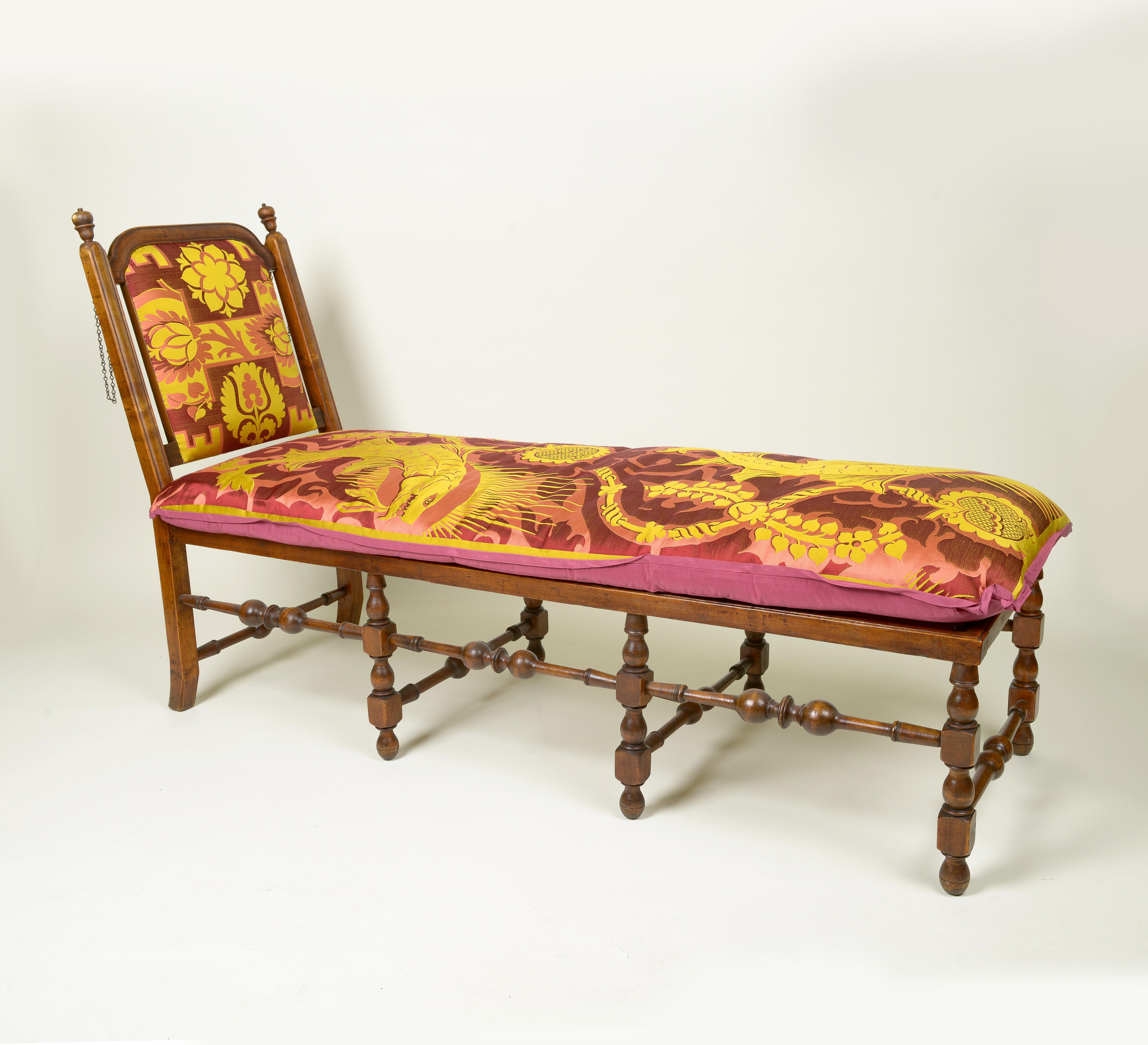 Letto da giorno in acero William & Mary, Boston In condizioni buone in vendita a New York, NY