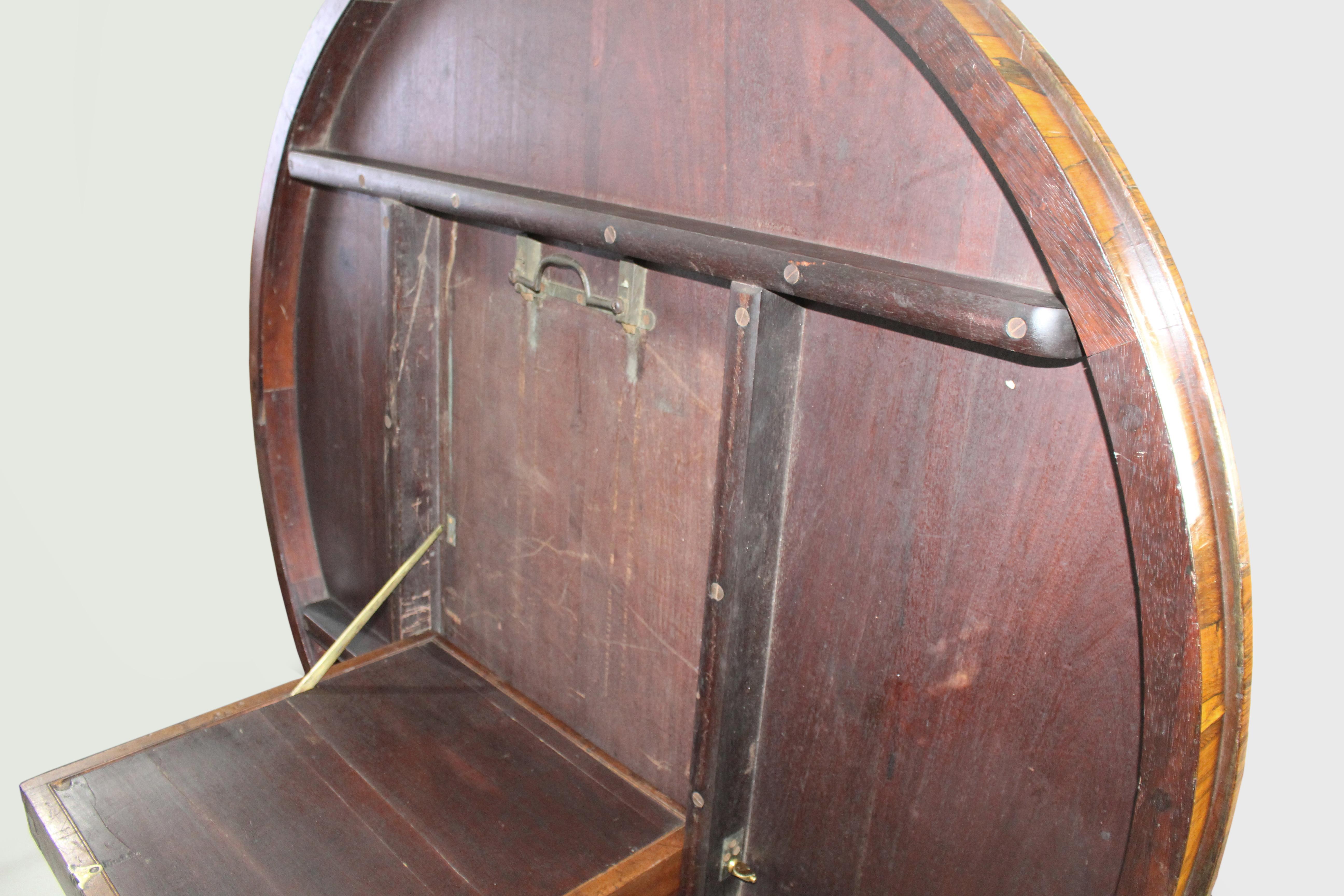 Fine William IV Sabina Wood Centre Table (c.1830) For Sale 5