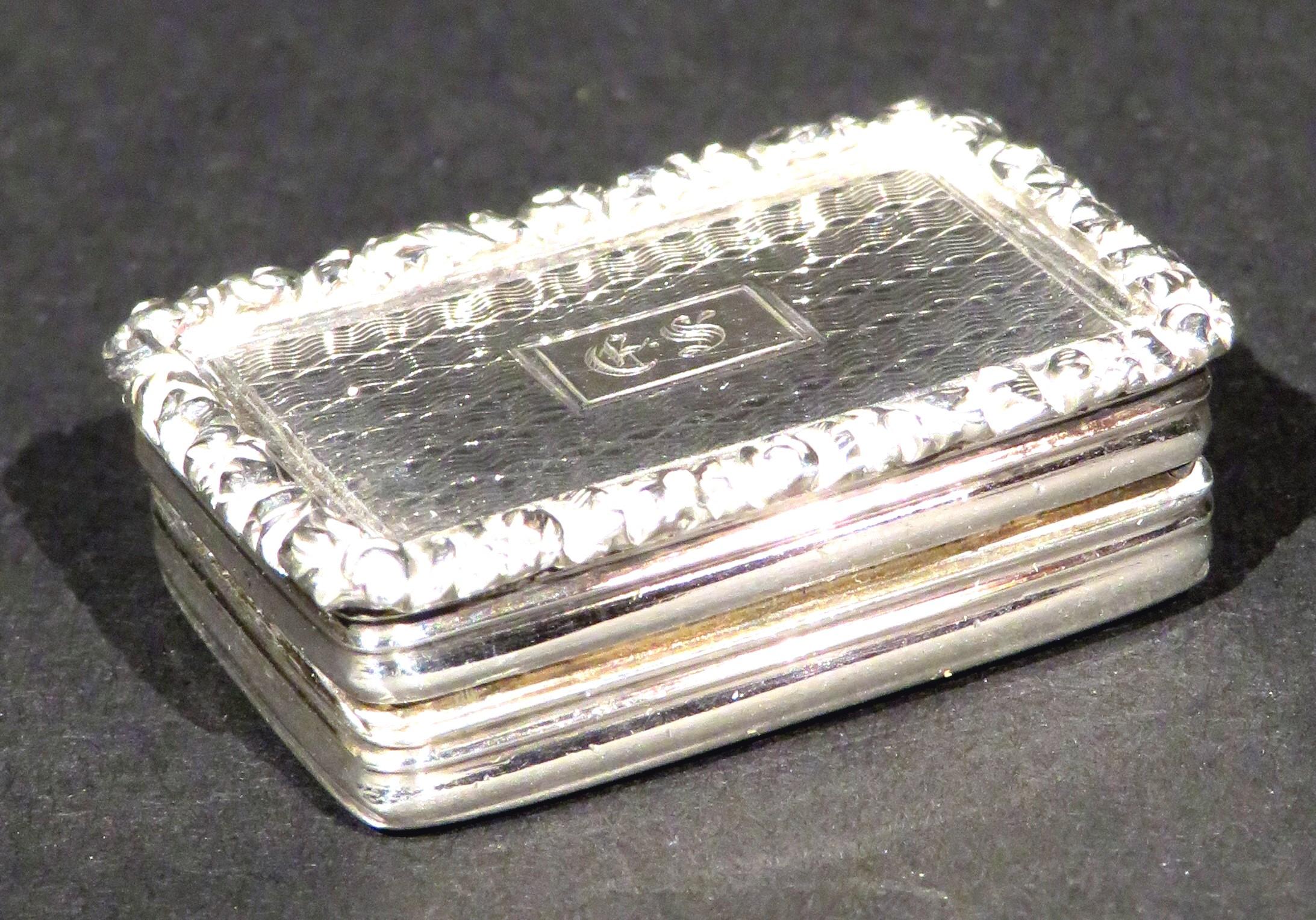 English Fine William IV Sterling Silver Vinaigrette by Joseph Willmore, Birmingham, 1835 For Sale