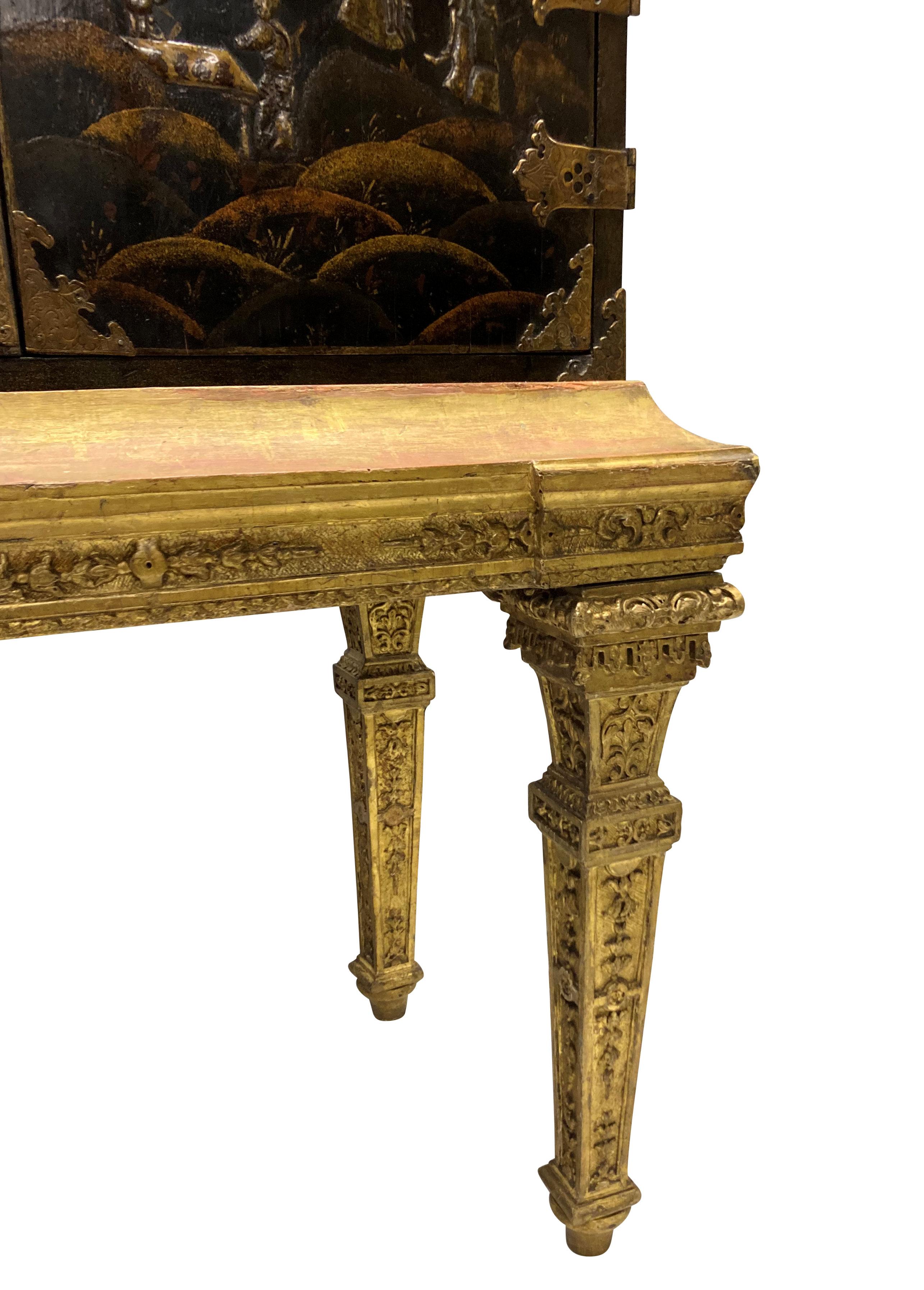 English Fine William & Mary Chinoiserie Cabinet on Giltwood Stand For Sale