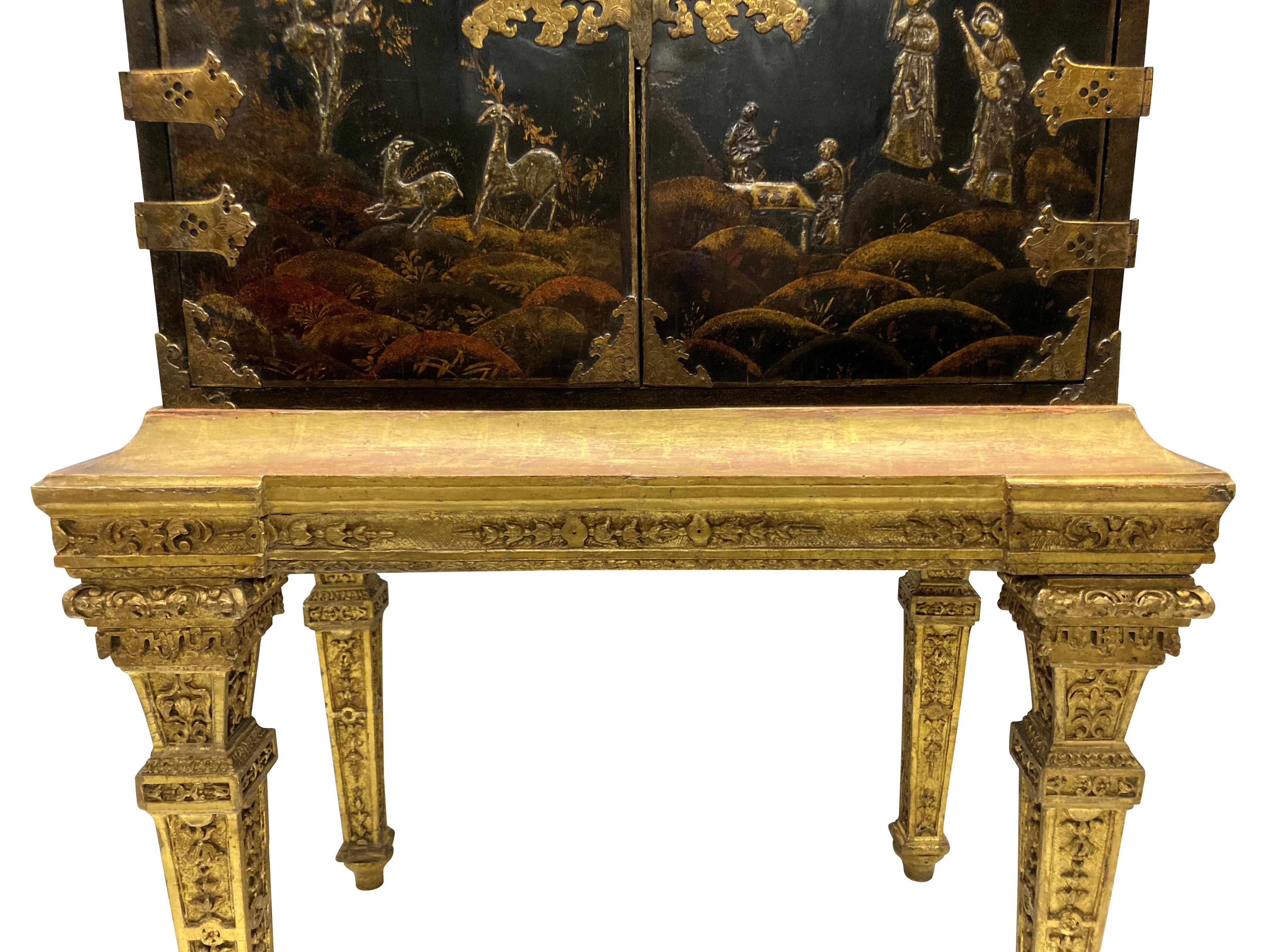 Late 17th Century Fine William & Mary Chinoiserie Cabinet on Giltwood Stand For Sale