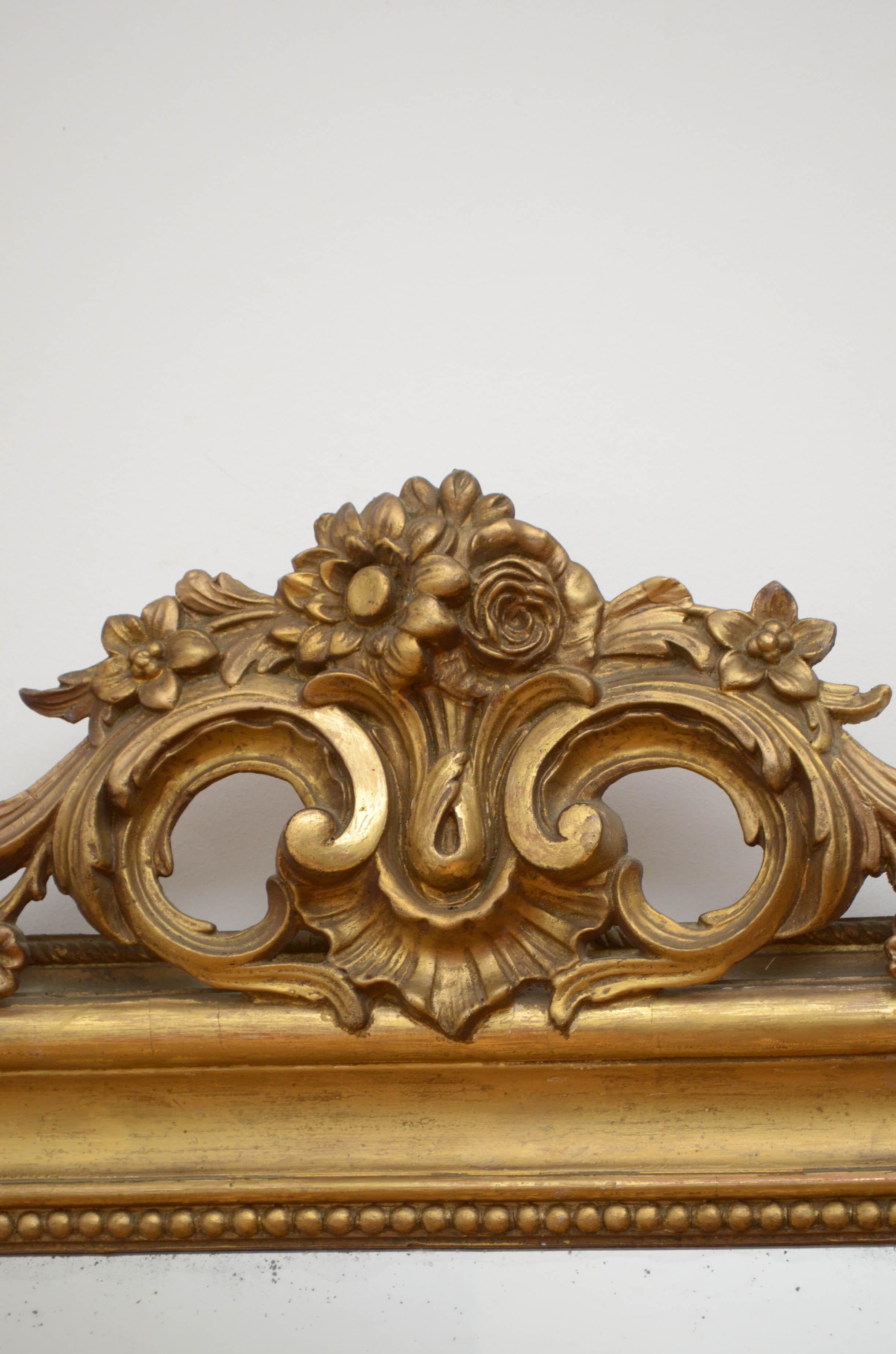 Französischer Spiegel aus vergoldetem Holz aus dem 19. Jahrhundert im Angebot 6