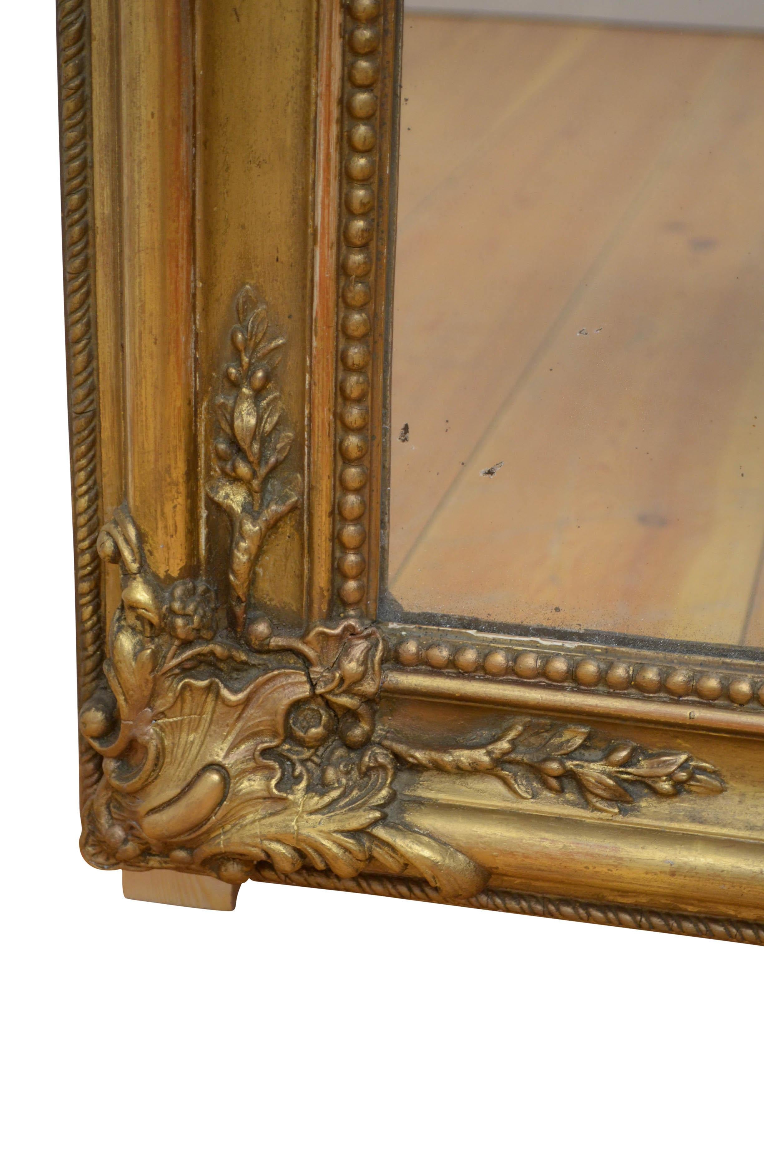 Francese Specchio in legno dorato francese del XIX secolo in vendita