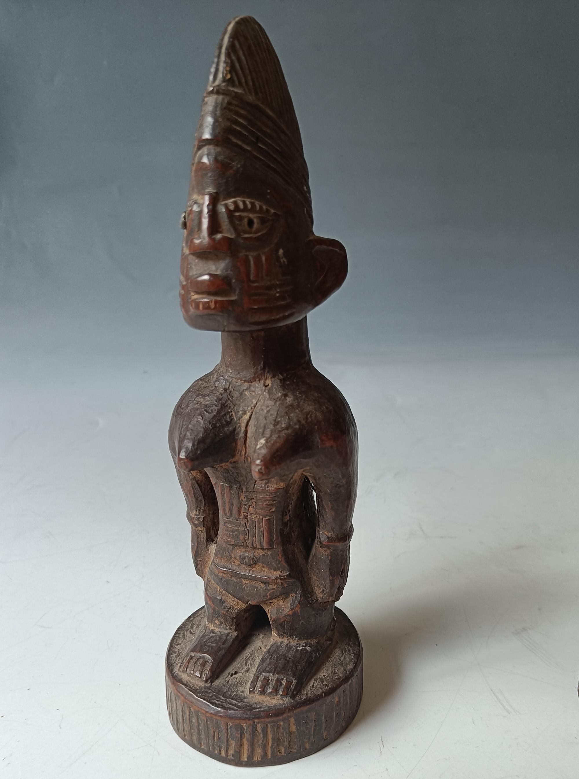 Raffinata coppia di donne Yoruba Ibeji Tribal Art africana In condizioni buone in vendita a London, GB