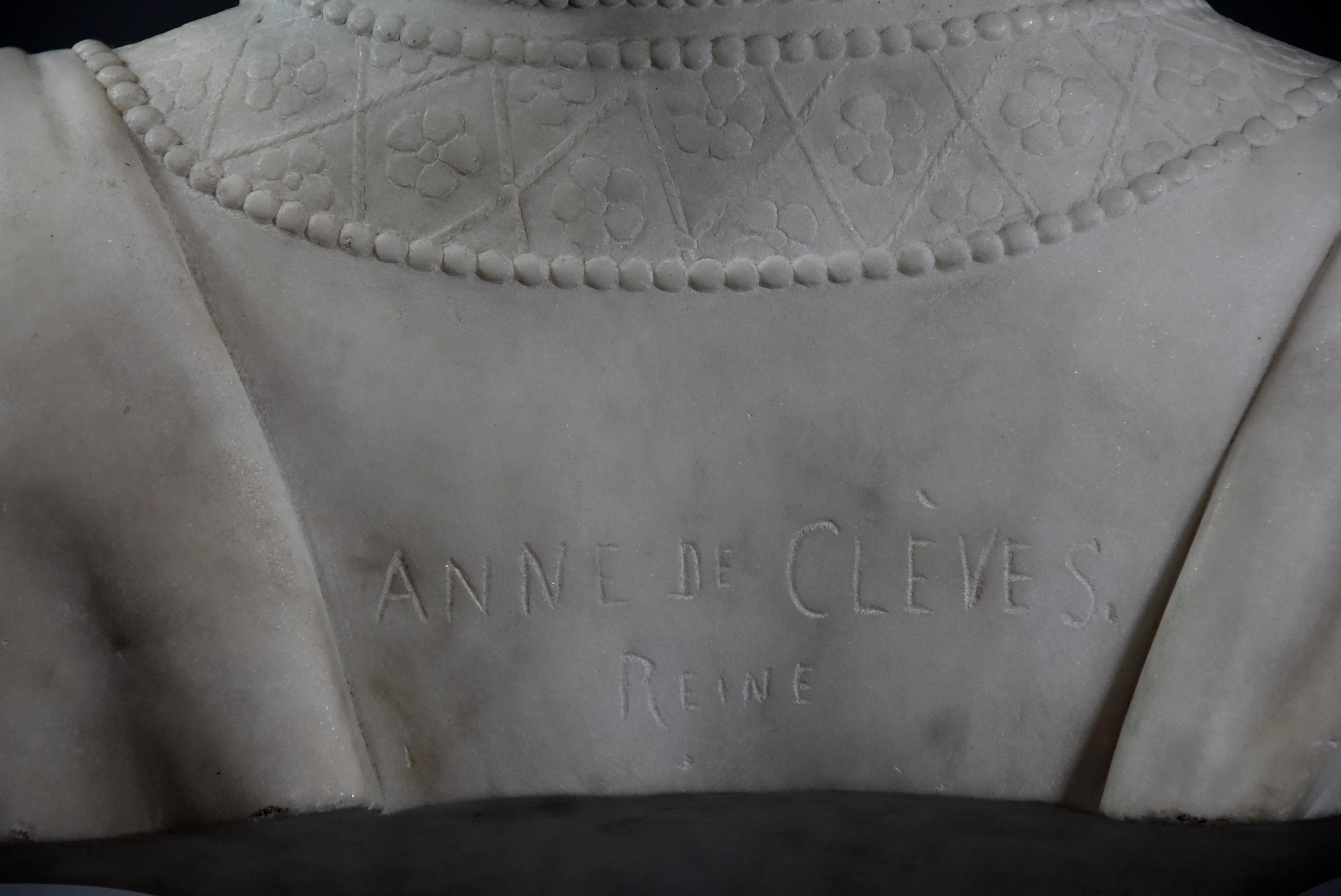 Finely Carved 19th Century Lifesize Carrara Marble Figure of Anne of Cleves For Sale 7