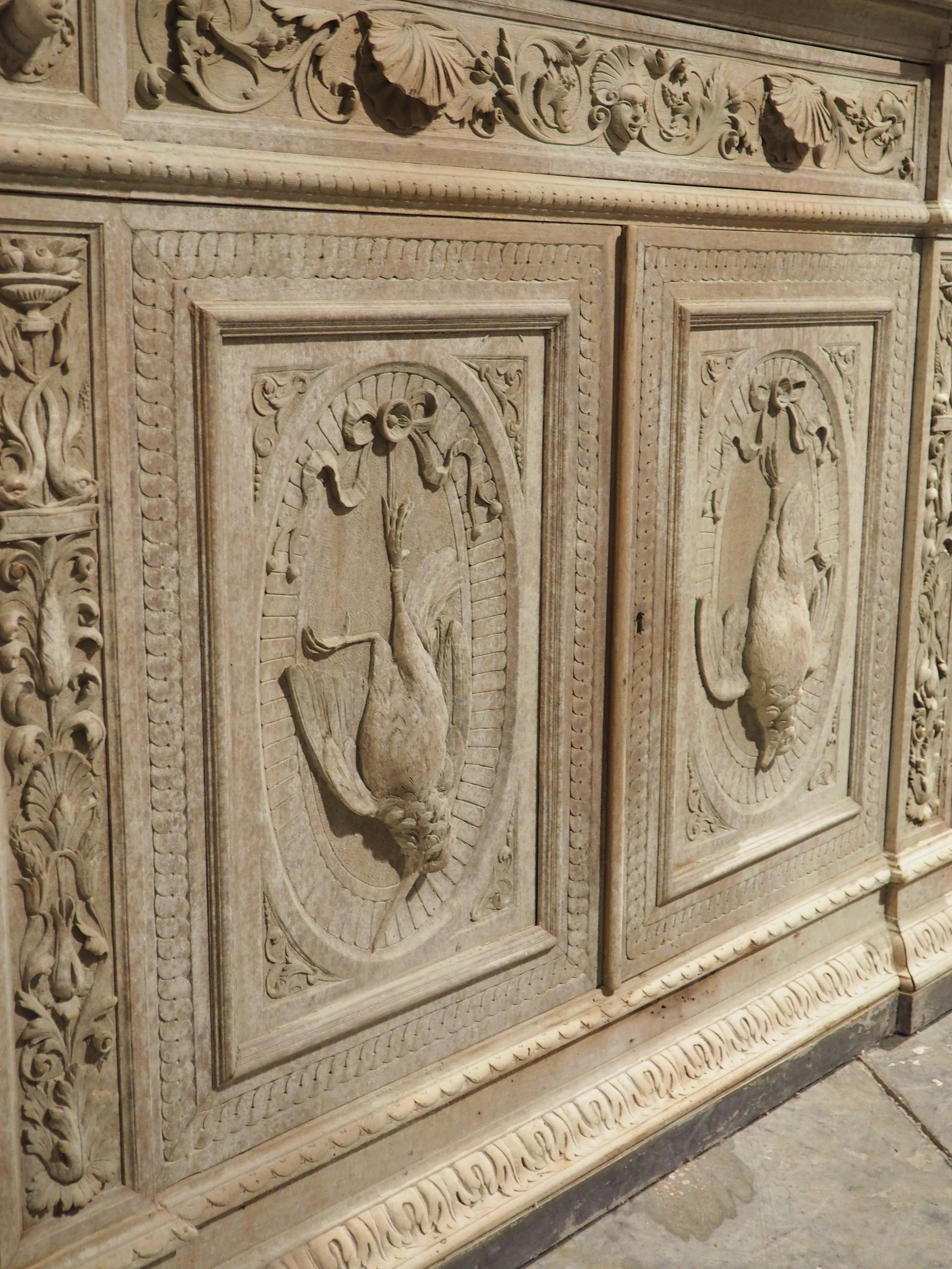 Antiguo Buffet de Caza Francés Finamente Tallado 