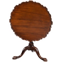 Finely Carved Chippendale Style Mahogany Pie-Crust Tilt Table