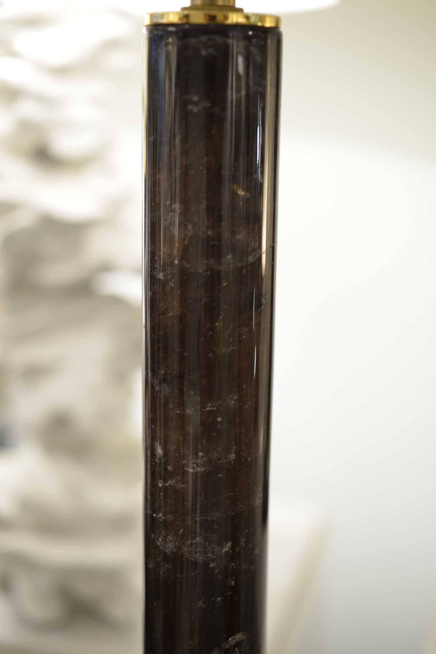 Dunkle Bergkristall-Quarz-Stehlampe von Phoenix im Zustand „Hervorragend“ im Angebot in New York, NY