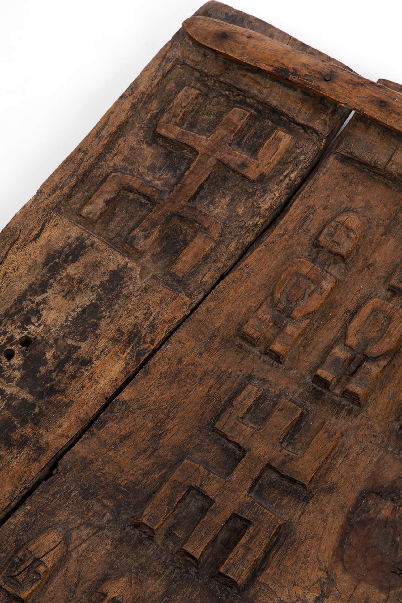 Finely Carved Dogon Door from Mali, Circa 1890 In Good Condition For Sale In Faversham, GB