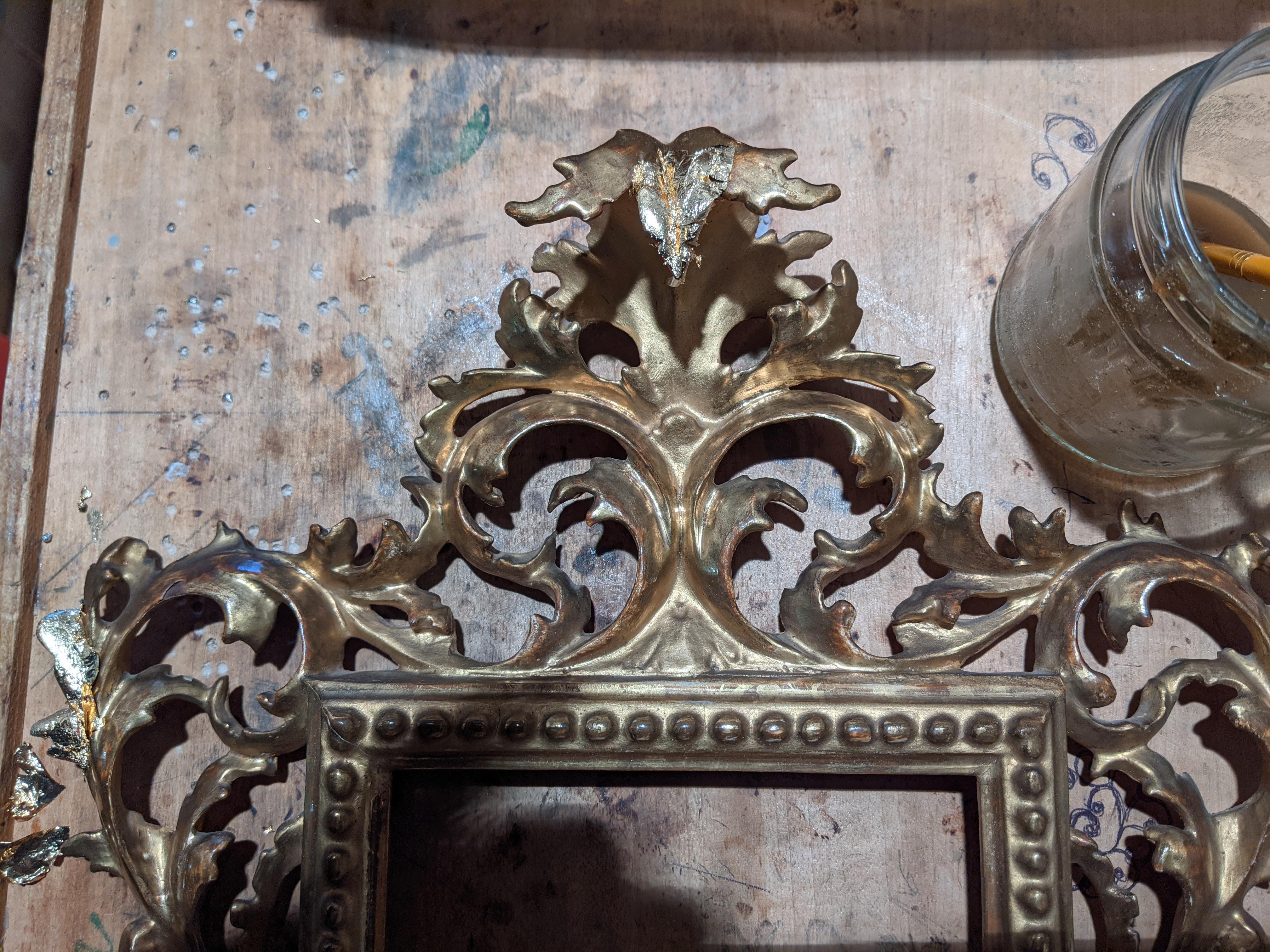 Finely Venetian Carved Frame from the Late 1600s, Finished in Gold Leaf For Sale 12