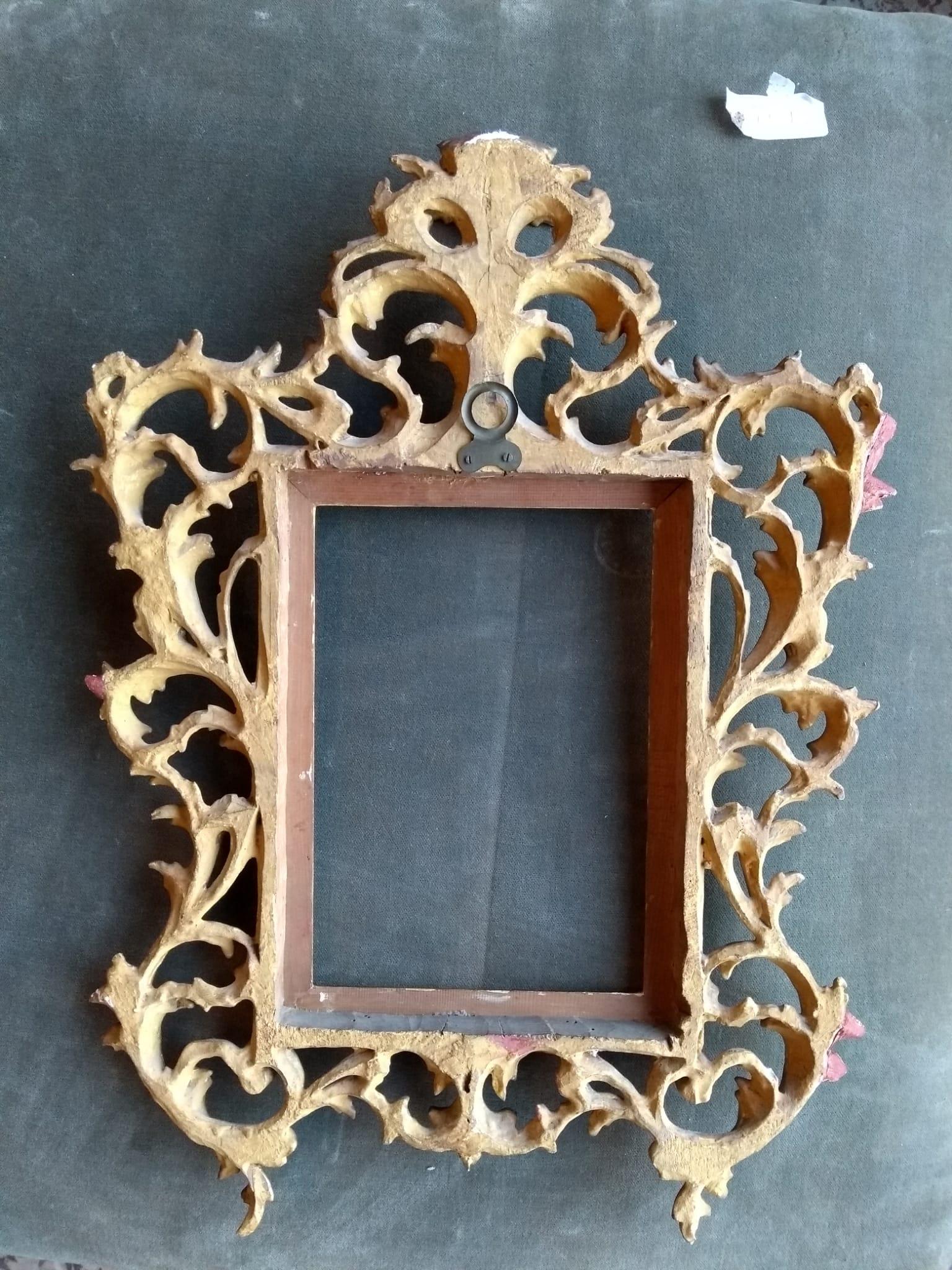Hand-Crafted Finely Venetian Carved Frame from the Late 1600s, Finished in Gold Leaf For Sale