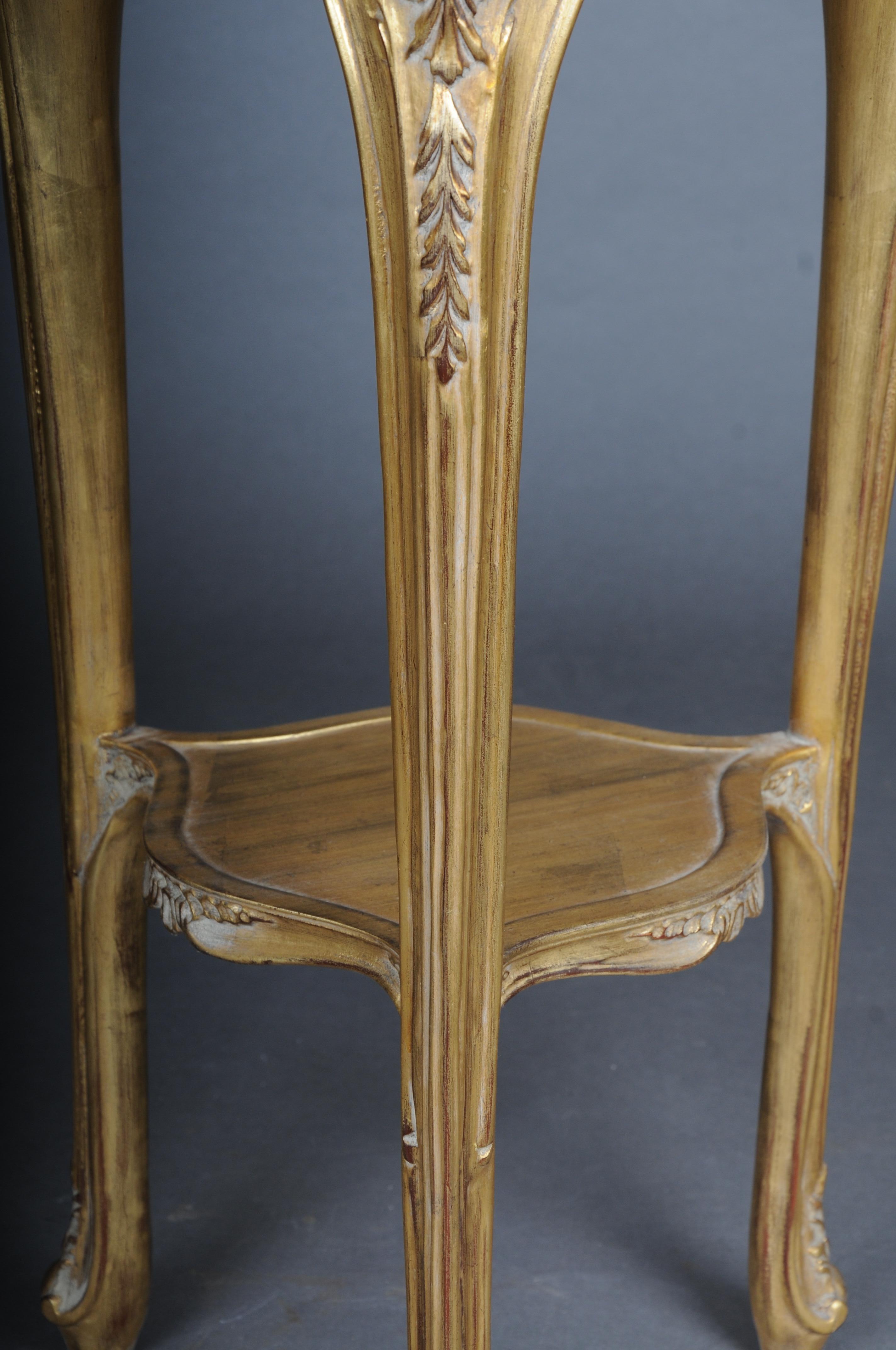 Finely carved gold side table with marble top, Louis XV For Sale 2