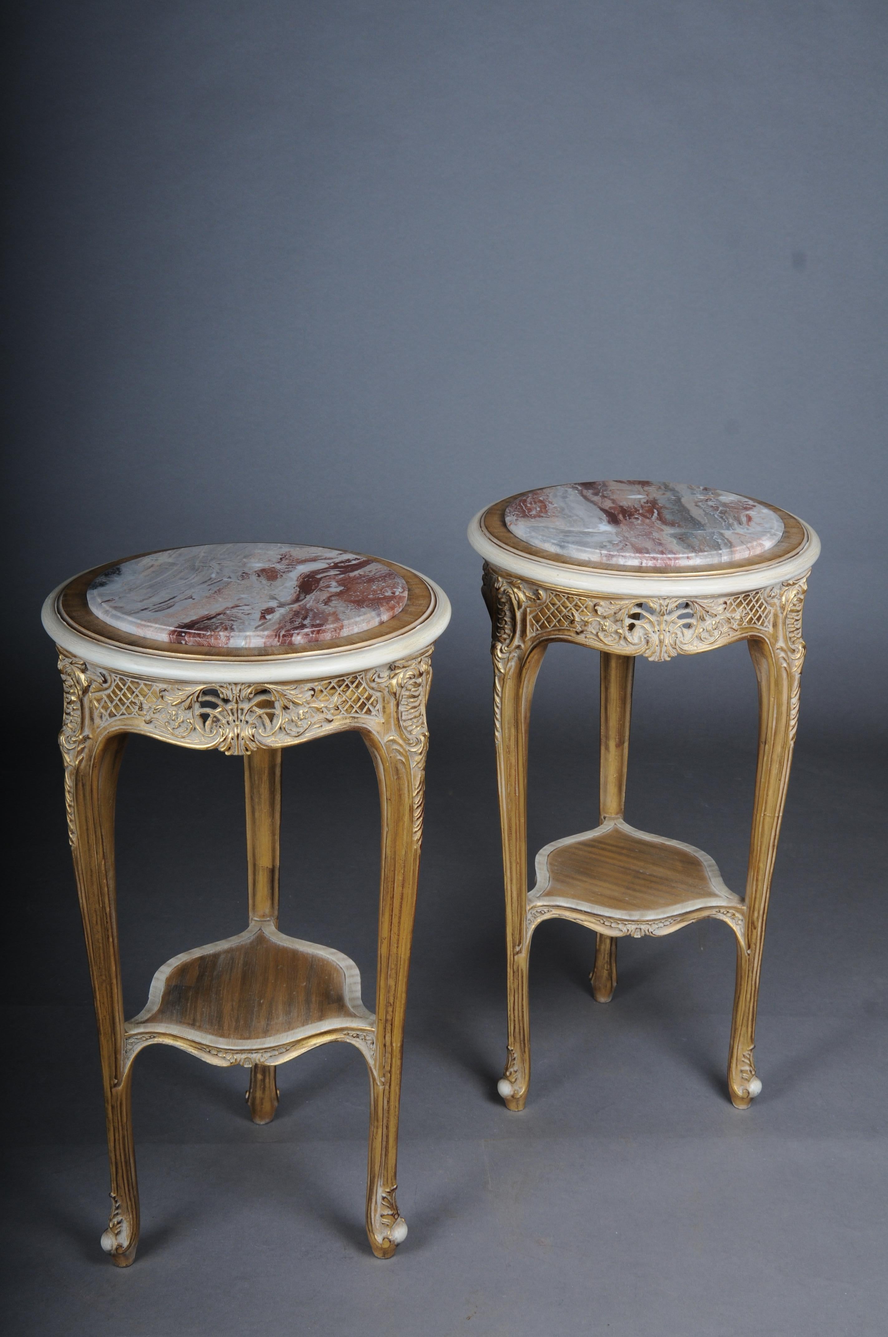 Finely carved gold side table with marble top, Louis XV white/gold For Sale 2