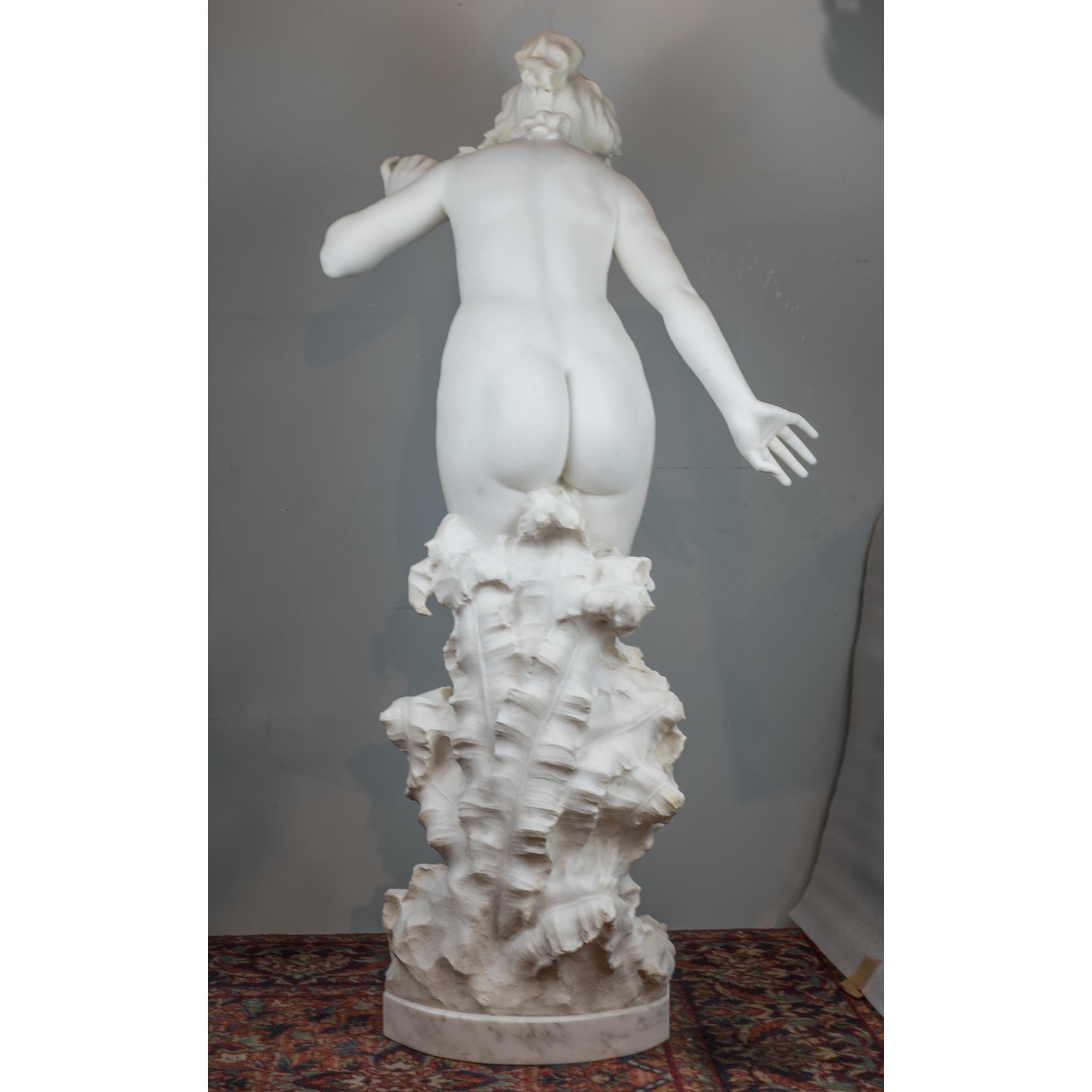 White Marble Statue of a Woman by Aristide Petrilli In Good Condition For Sale In New York, NY