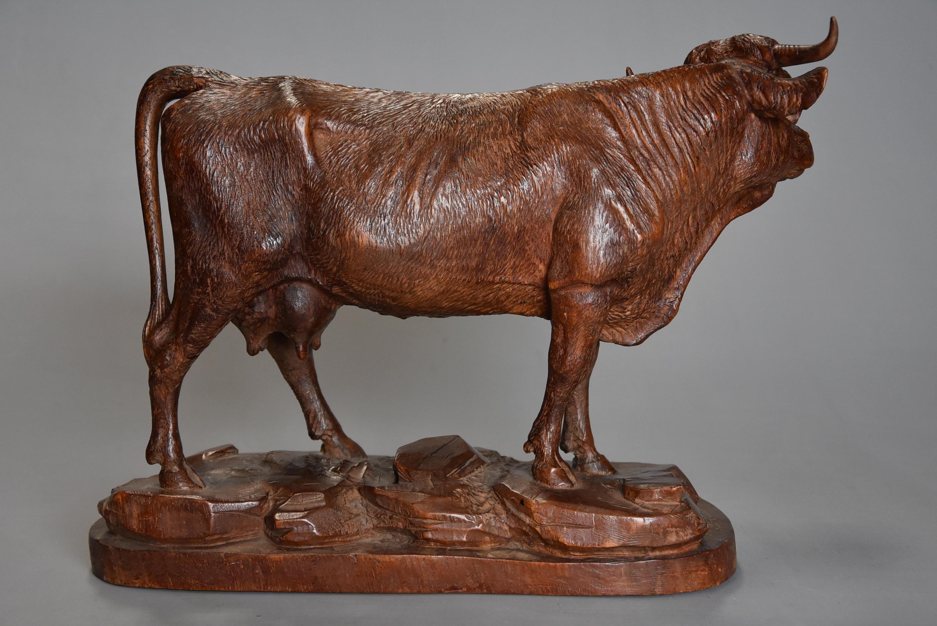 Finely Carved Late 19th Century Linden Wood Black Forest Cow, Possibly Huggler For Sale 5
