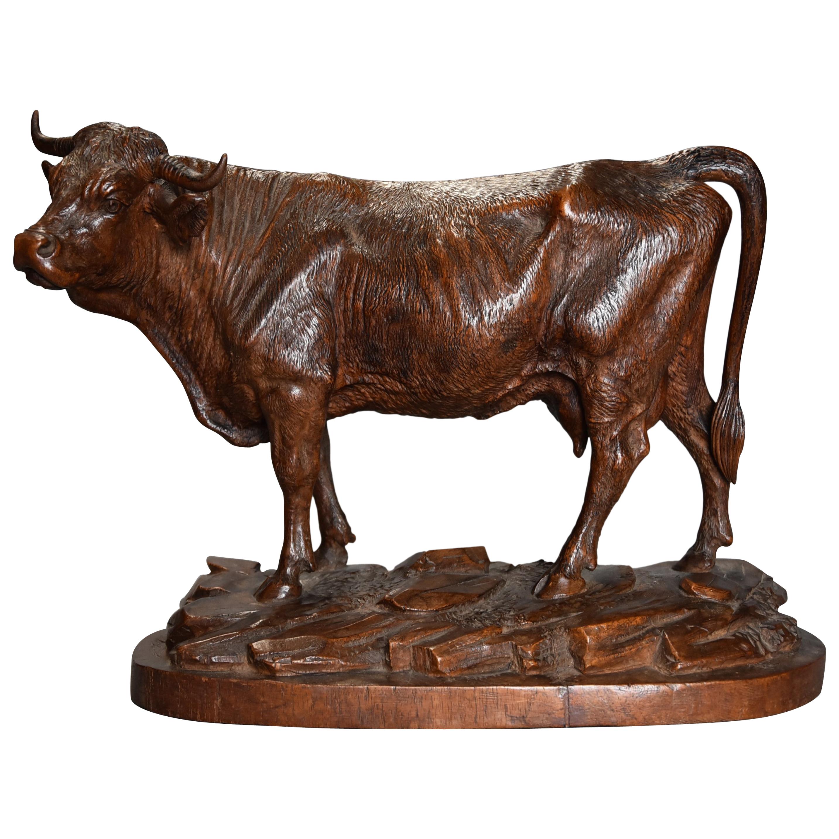 Finely Carved Late 19th Century Linden Wood Black Forest Cow, Possibly Huggler  For Sale