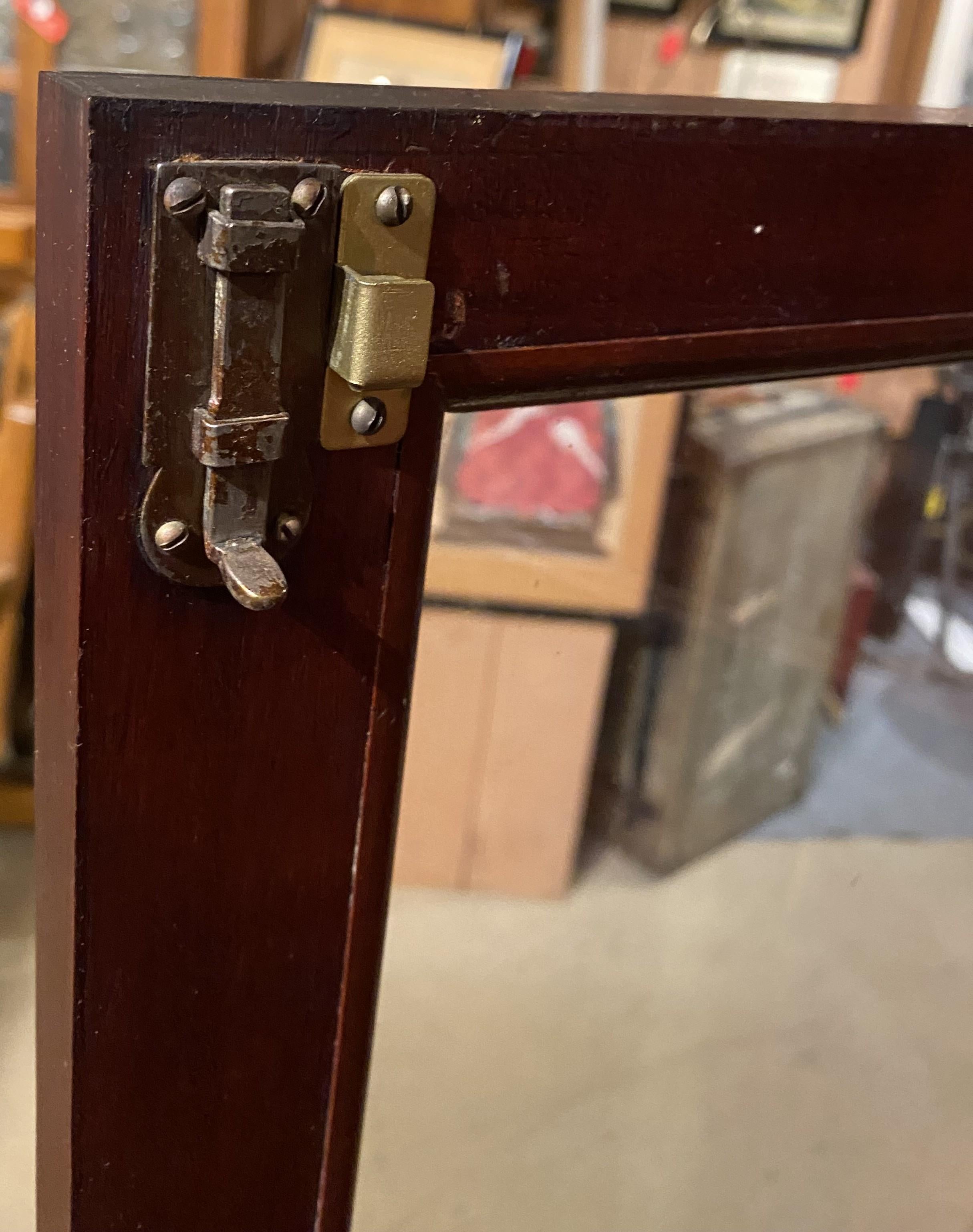 Fein geschnitzter Mahagoni-Geschirrschrank oder Bücherregal mit Löwenköpfen im Stil von R.J. Horner im Angebot 5