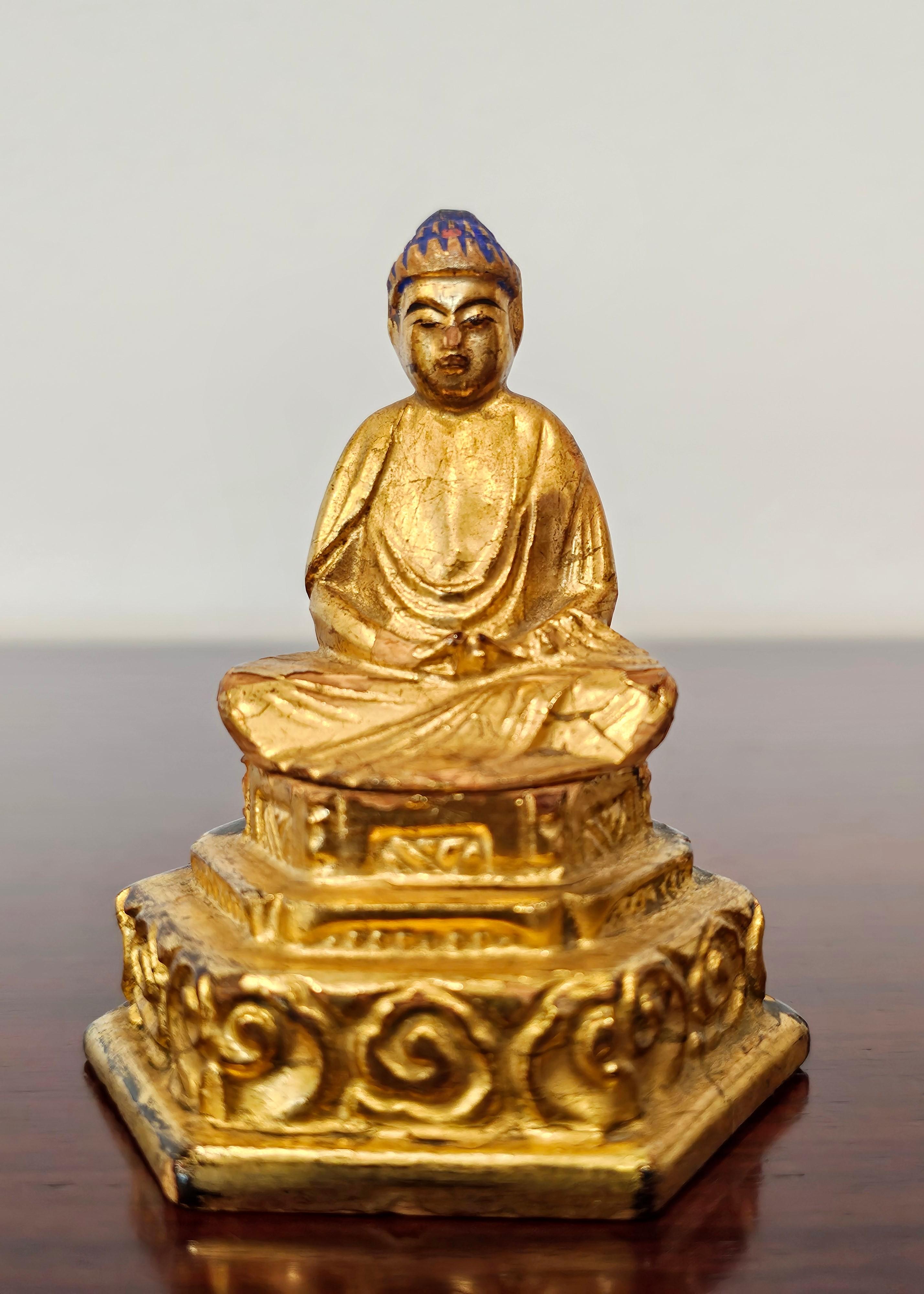 Edo Finely Carved Small Antique Japanese Buddha Figure Lacquered Gilded Sculpture