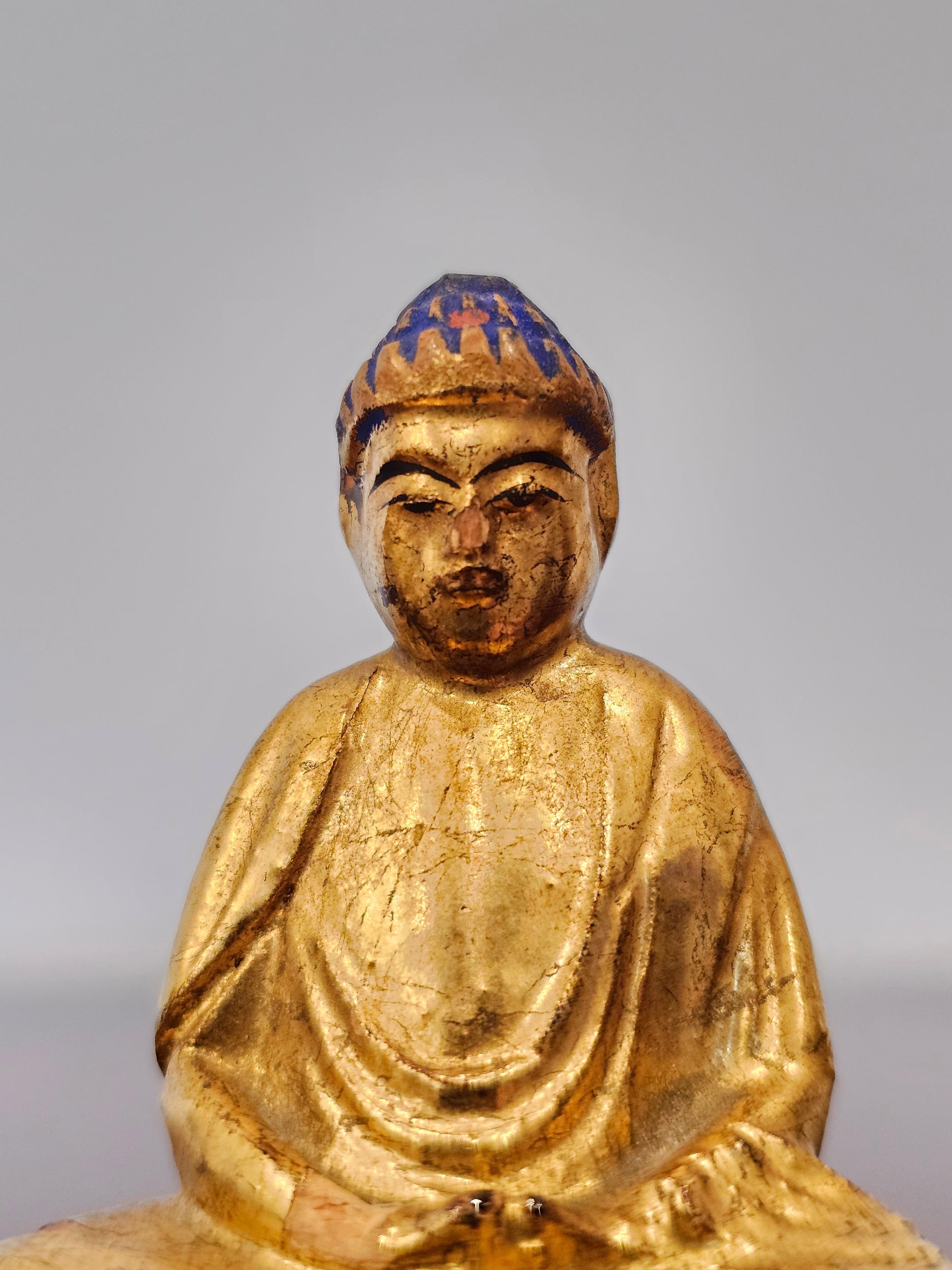 Hand-Carved Finely Carved Small Antique Japanese Buddha Figure Lacquered Gilded Sculpture
