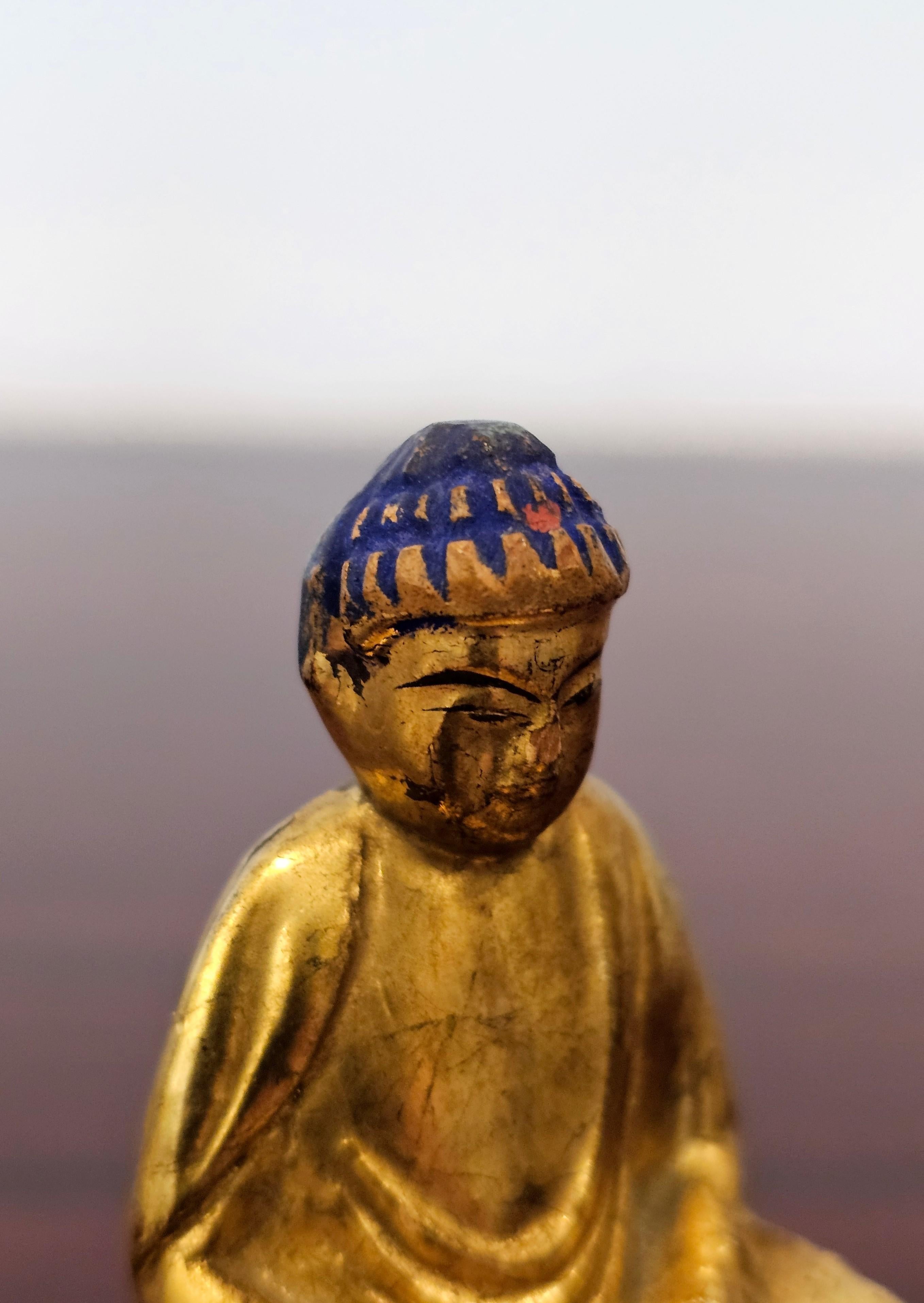 19th Century Finely Carved Small Antique Japanese Buddha Figure Lacquered Gilded Sculpture