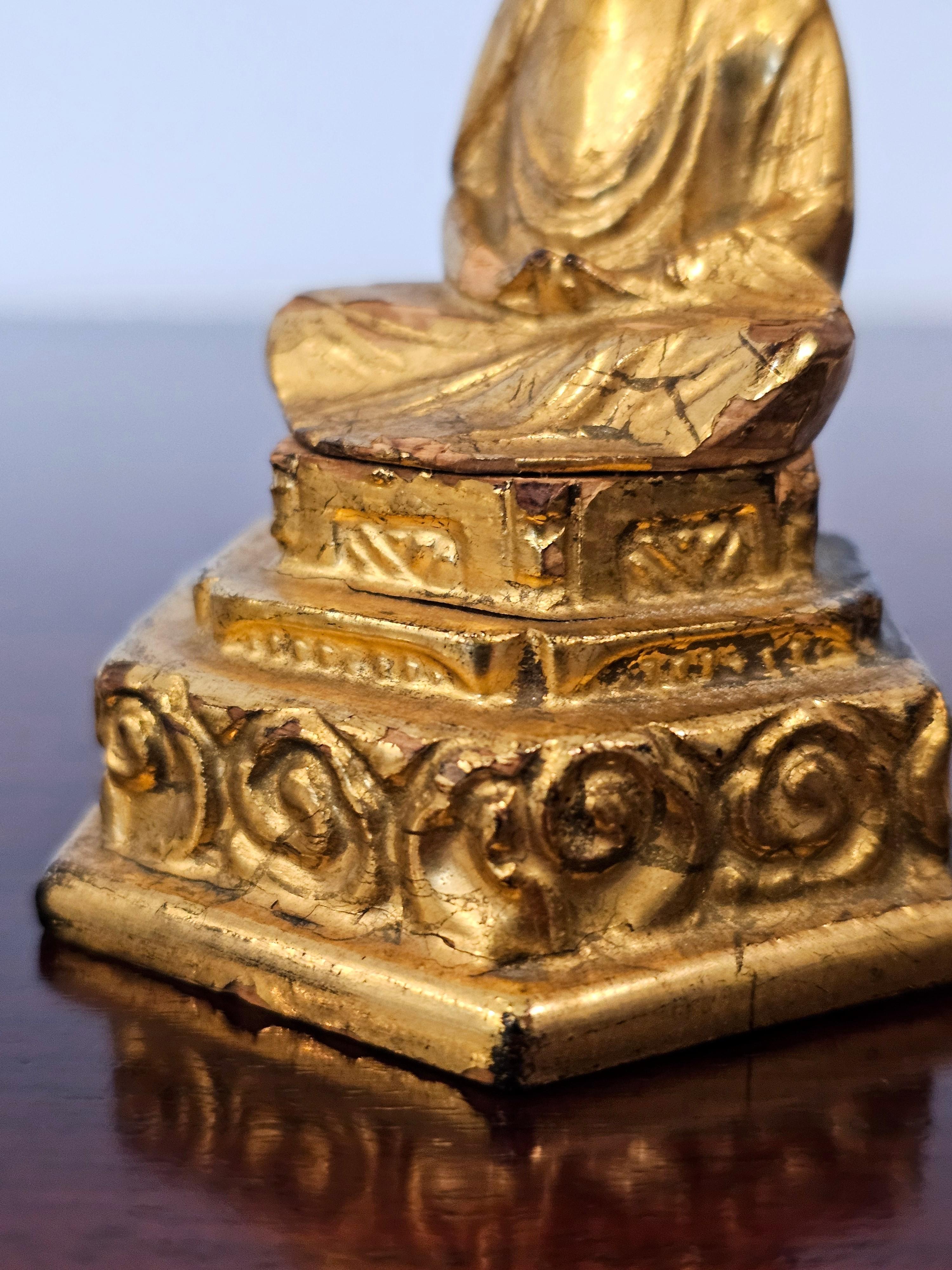 Giltwood Finely Carved Small Antique Japanese Buddha Figure Lacquered Gilded Sculpture