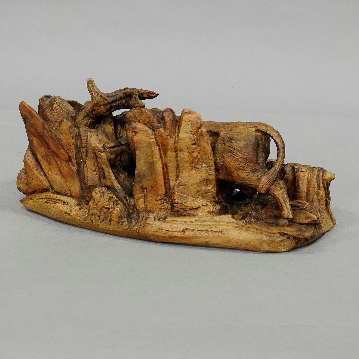 Finely Carved Statue of a Bull, Black Forest ca. 1900 Bon état - En vente à Berghuelen, DE