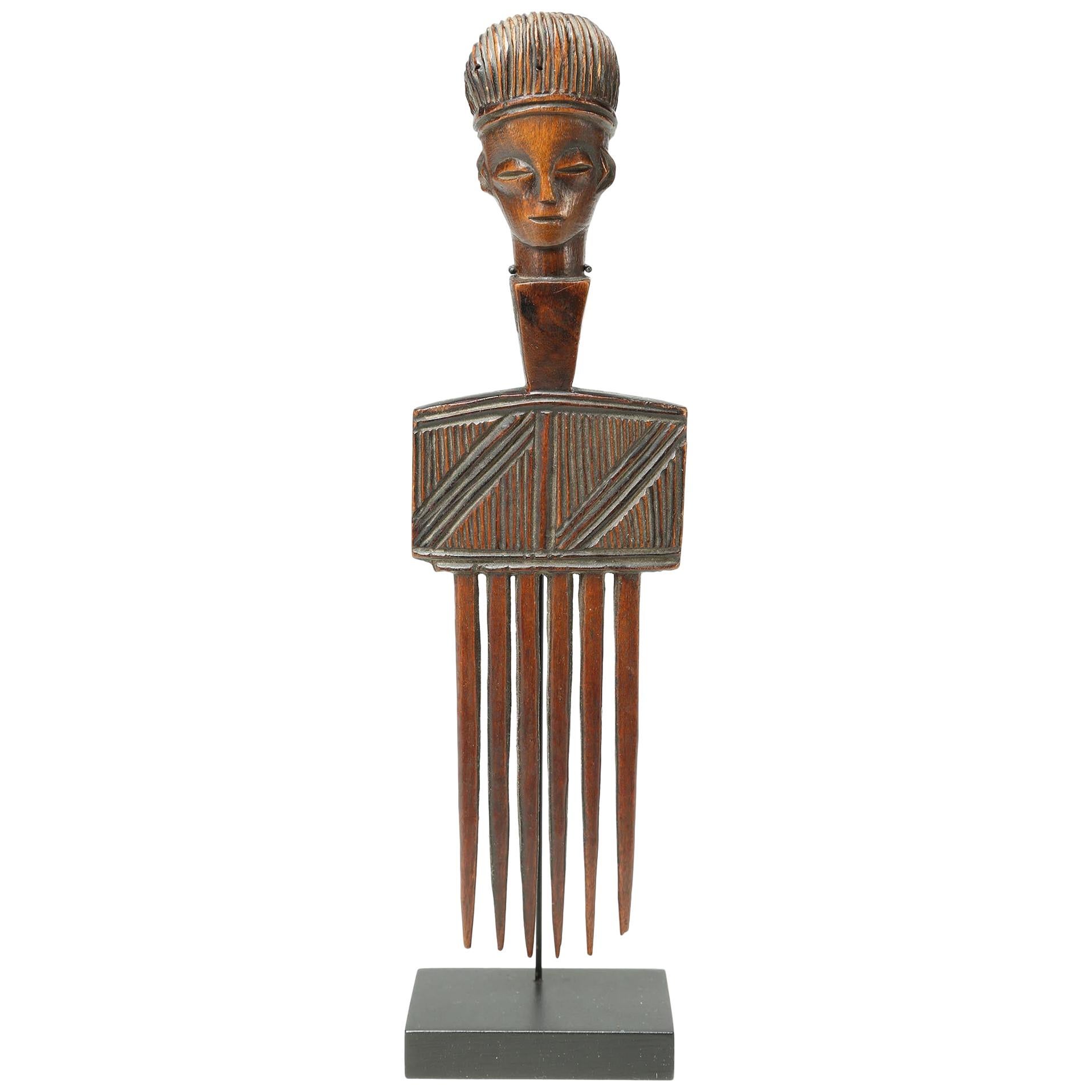 Finely Carved Wood Luena Comb, Great Hair Early 20th Century African Tribal Art For Sale