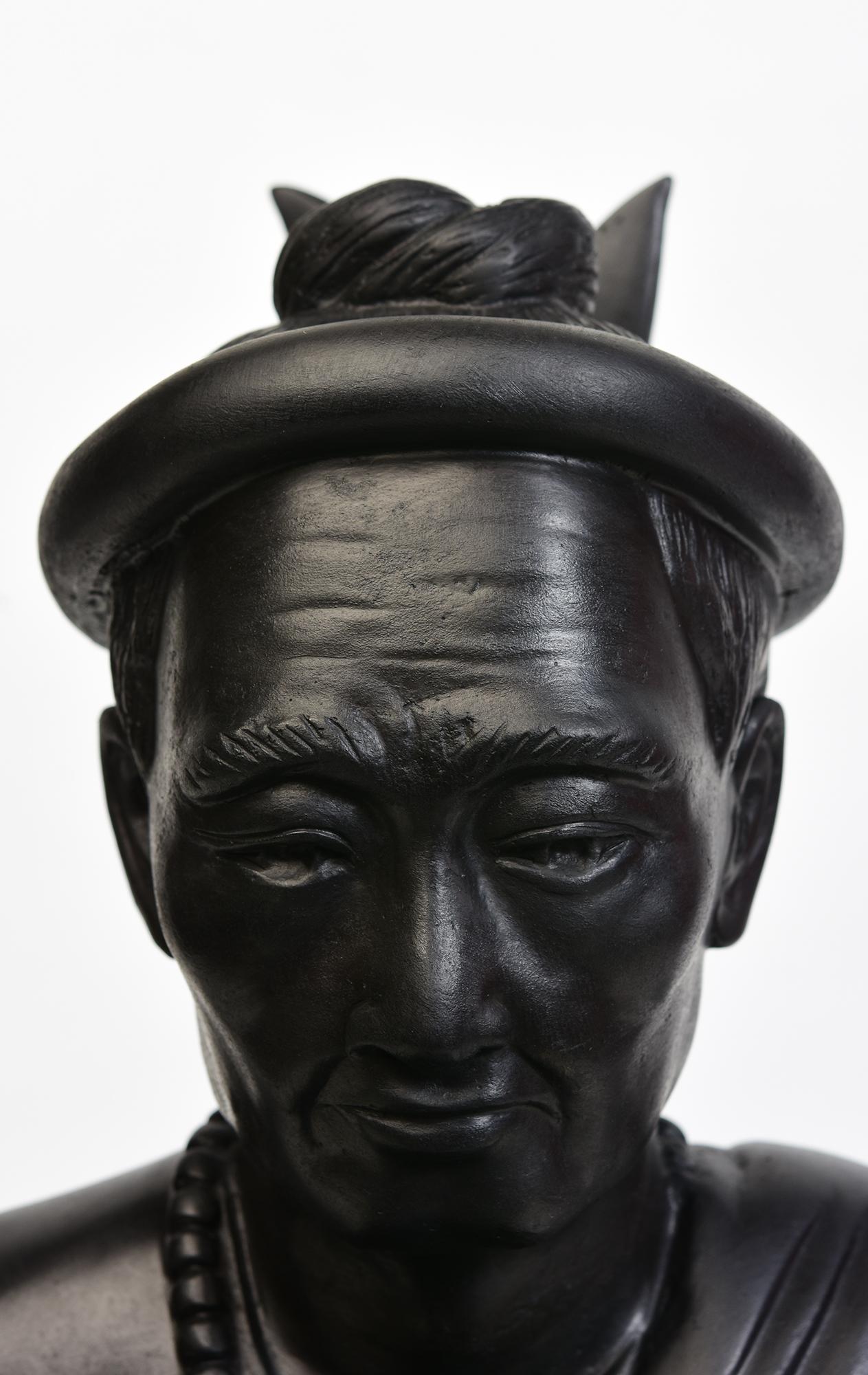 Eine fein gegossene asiatische Bronzeskulptur eines heiligen Mannes.

Alter: AM Contemporary
Größe: Höhe 46,6 C.M.  / Breite 29 C.M. / Tiefe 29,5 C.M.
Zustand: Insgesamt guter Zustand.