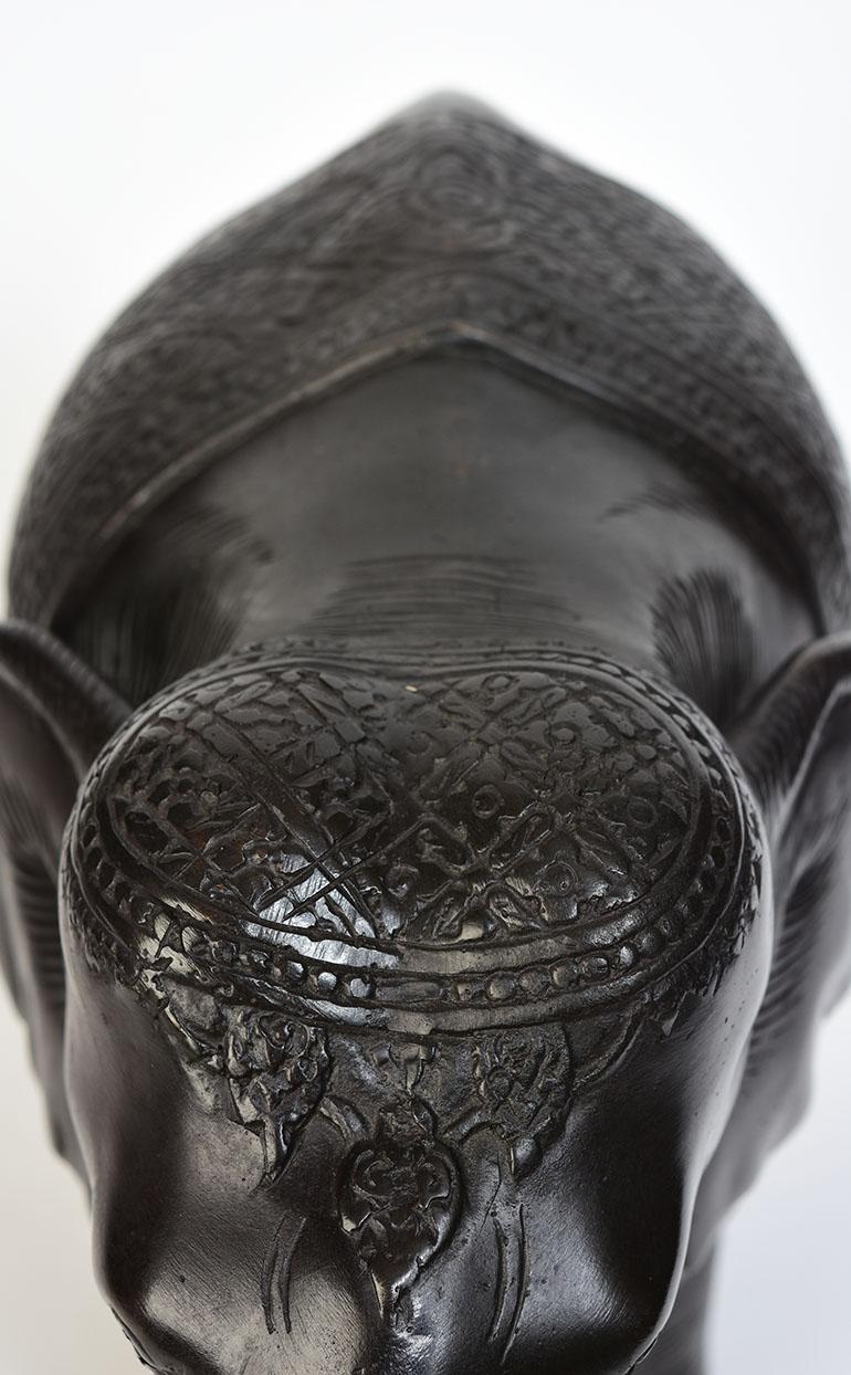 Fein gegossene asiatische Bronze Königliche schreitende Elefanten Tier Statue im Angebot 6